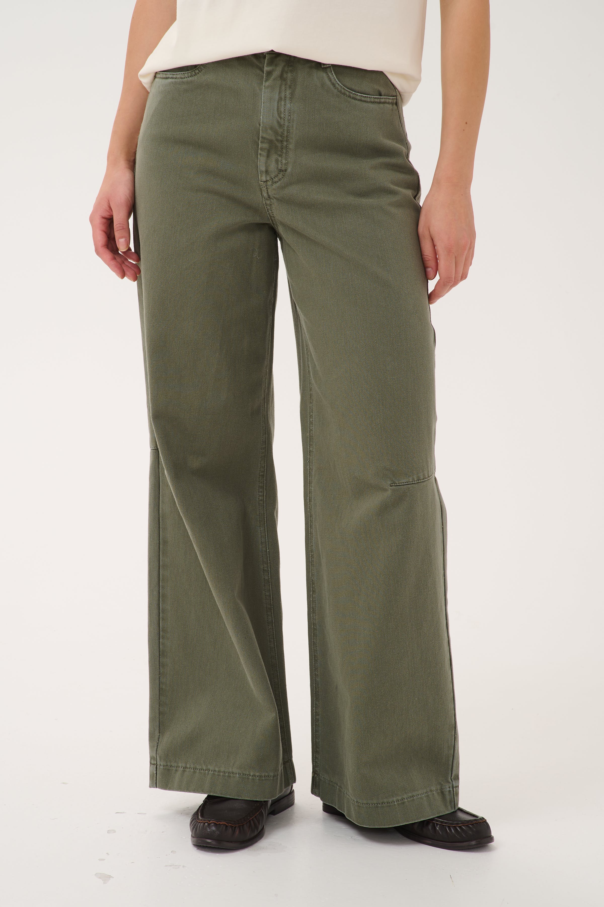 TitaSZ Jeans LOOKBOOK FRONT 30515457-180420