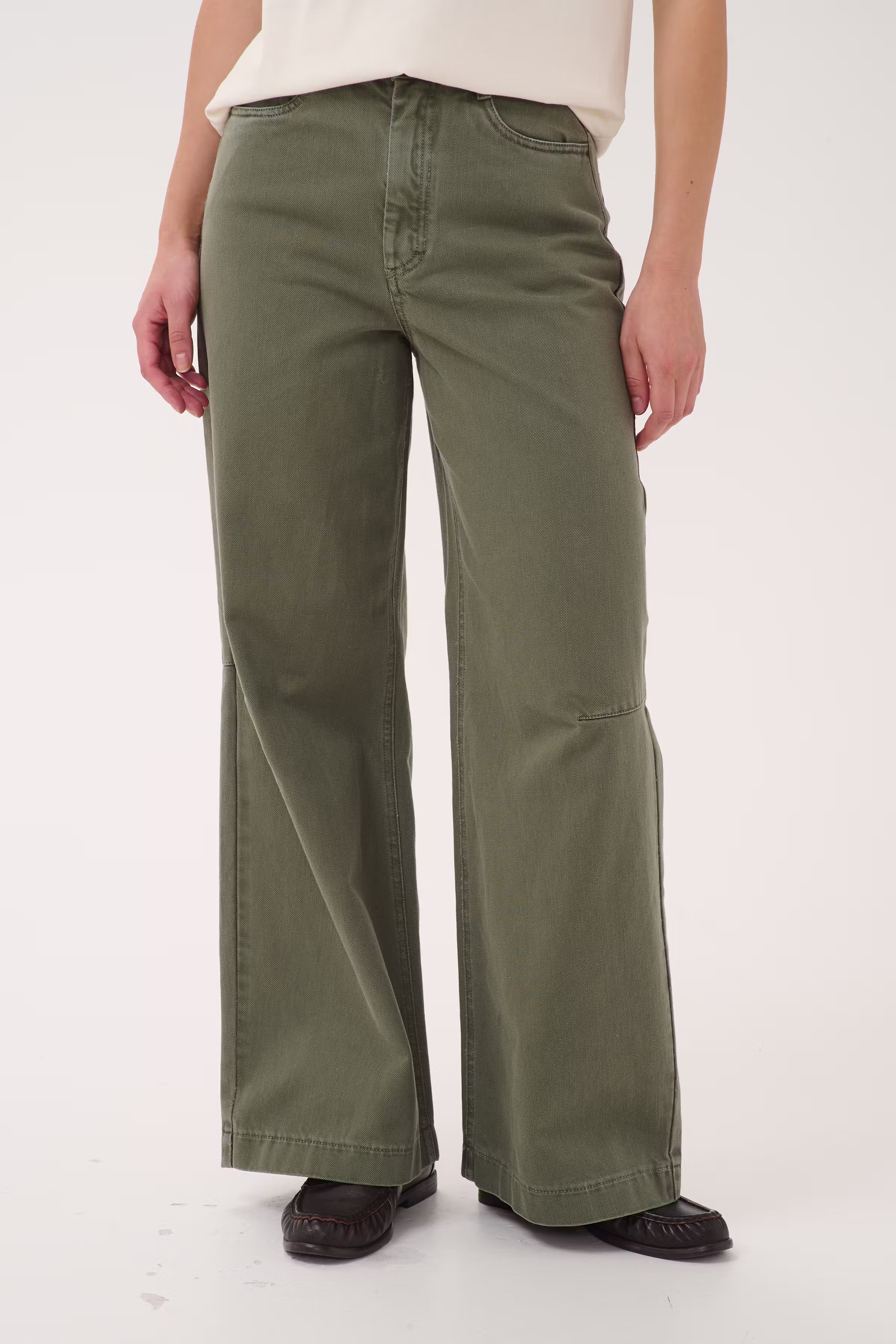 TitaSZ Jeans LOOKBOOK FRONT 30515457-180420
