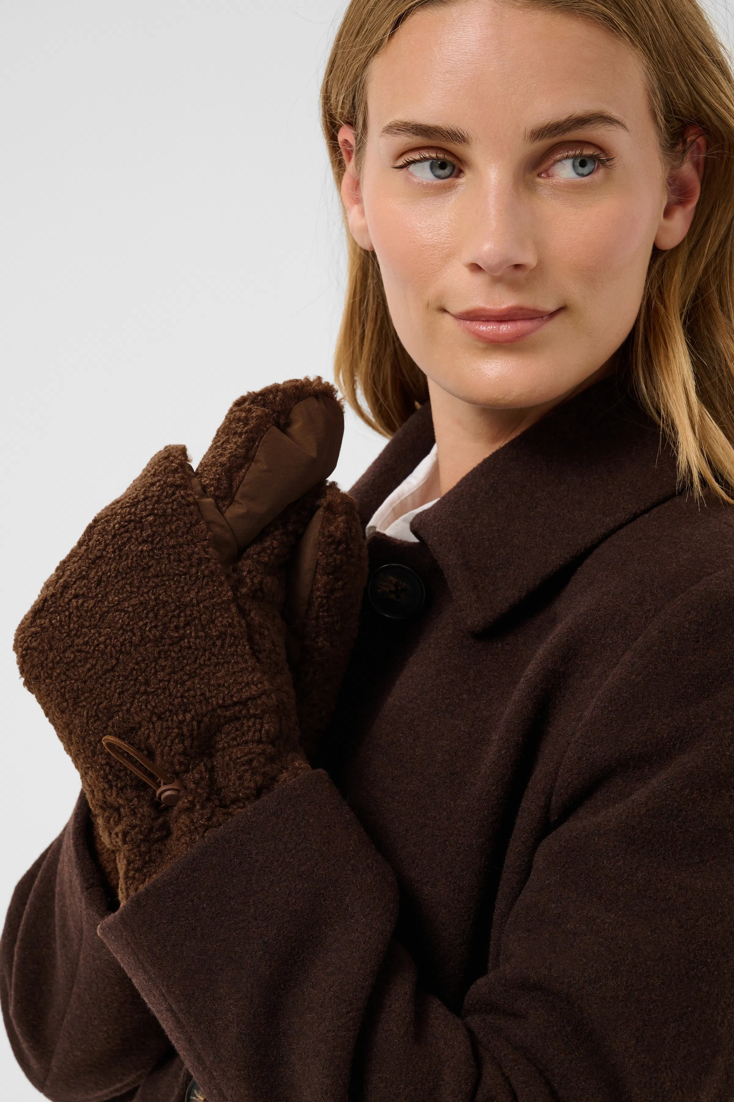 SaisaPW Gloves LOOKBOOK DETAIL 30309776-191223
