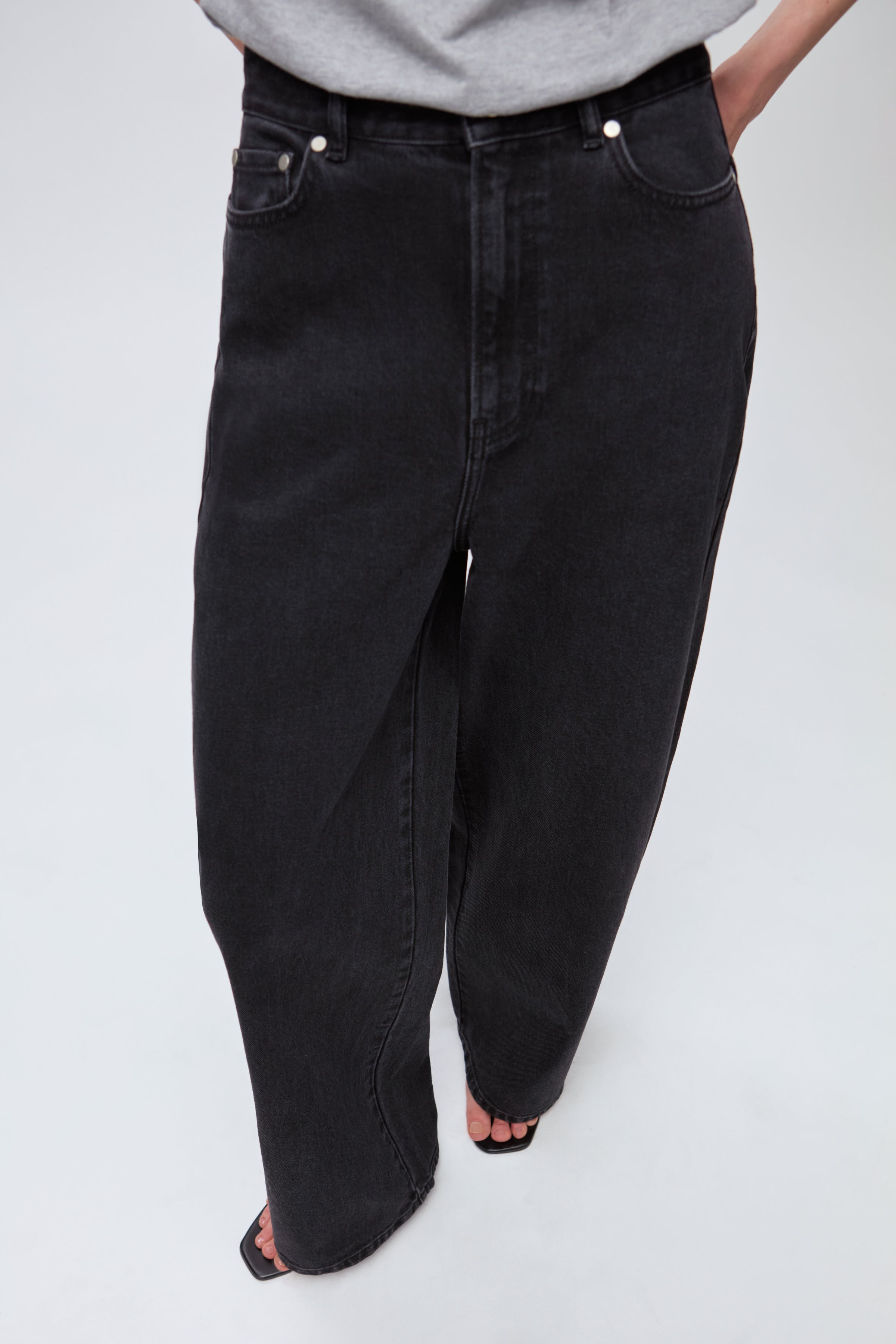 IOPanna Jeans LOOKBOOK FRONT 30600161-BK999