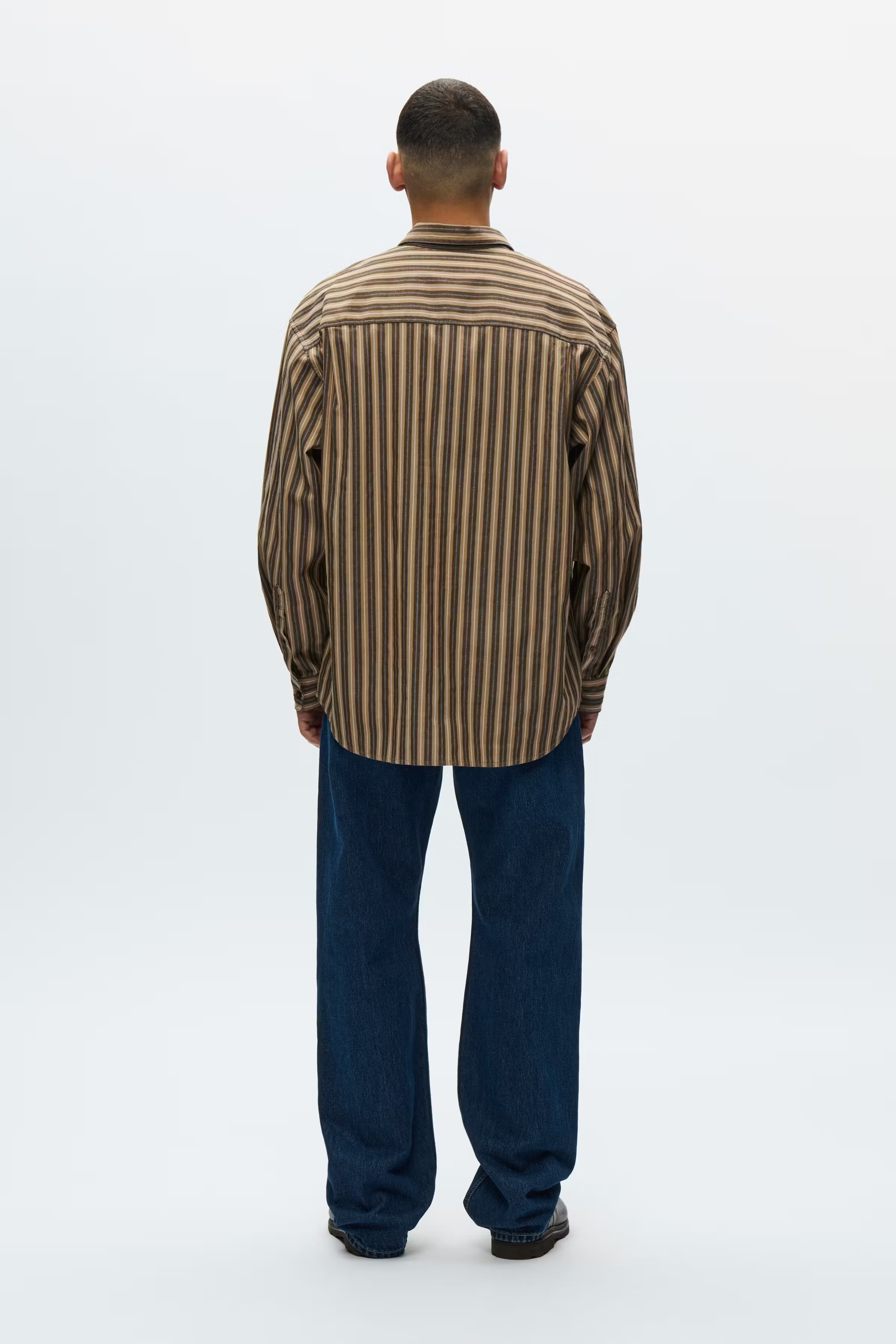 WWCarter Shirt LOOKBOOK BACK 30251492-304632