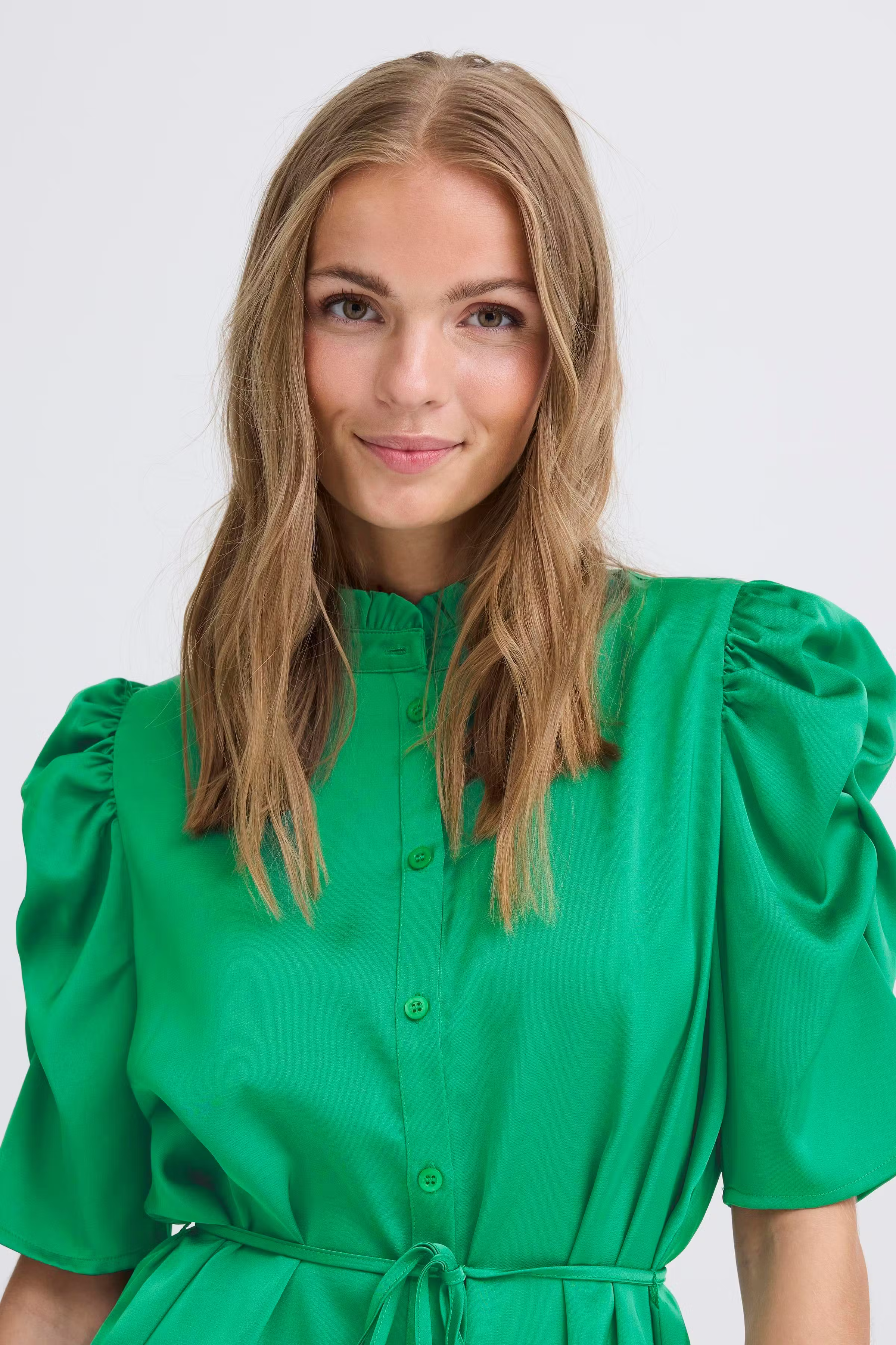 IHNIMA Kjole LOOKBOOK DETAIL 20123835-175923