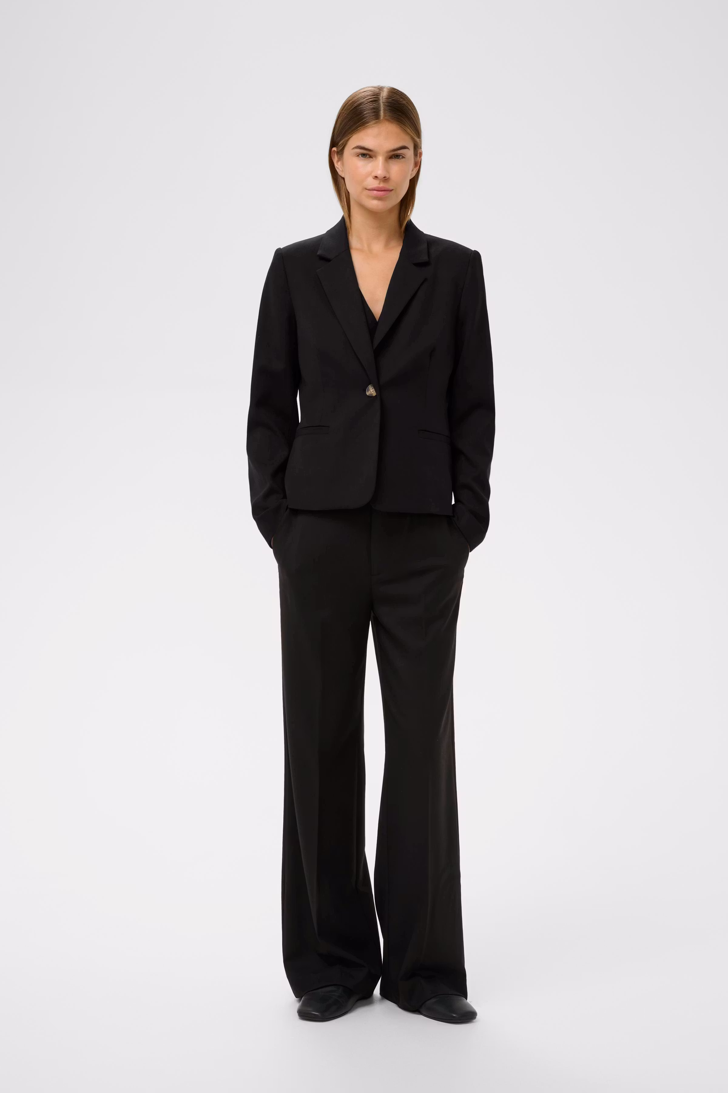 YuktaIW Blazer LOOKBOOK FRONT 30111236-194008