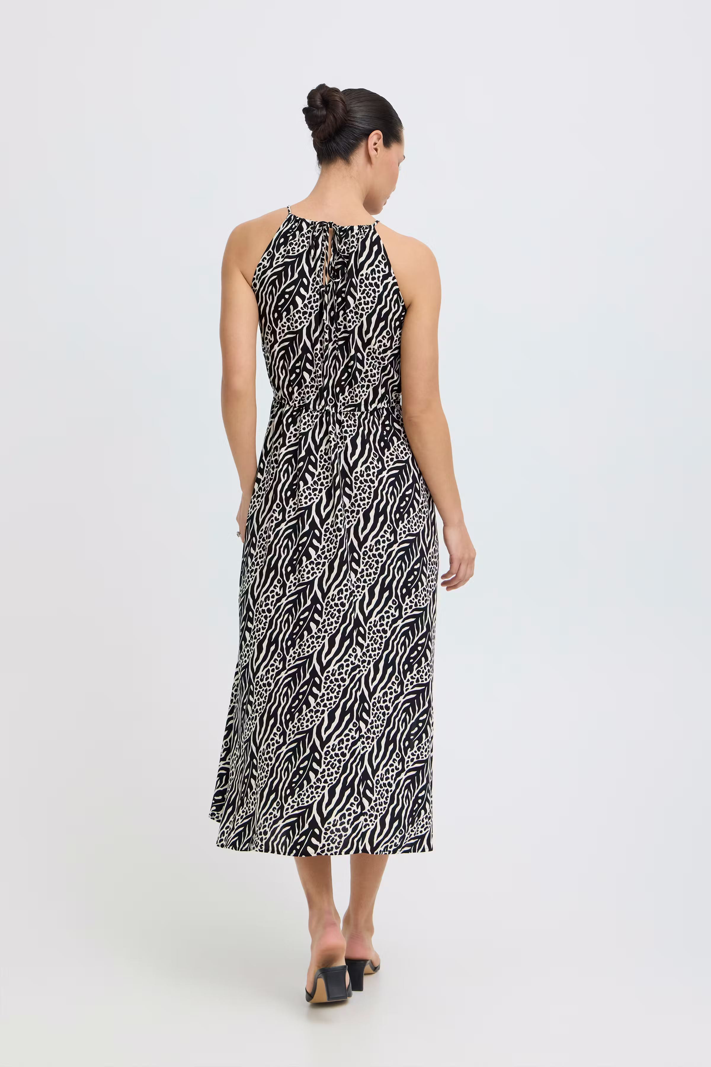 BYMMJOELLA Kjole LOOKBOOK BACK 20818766-900006691