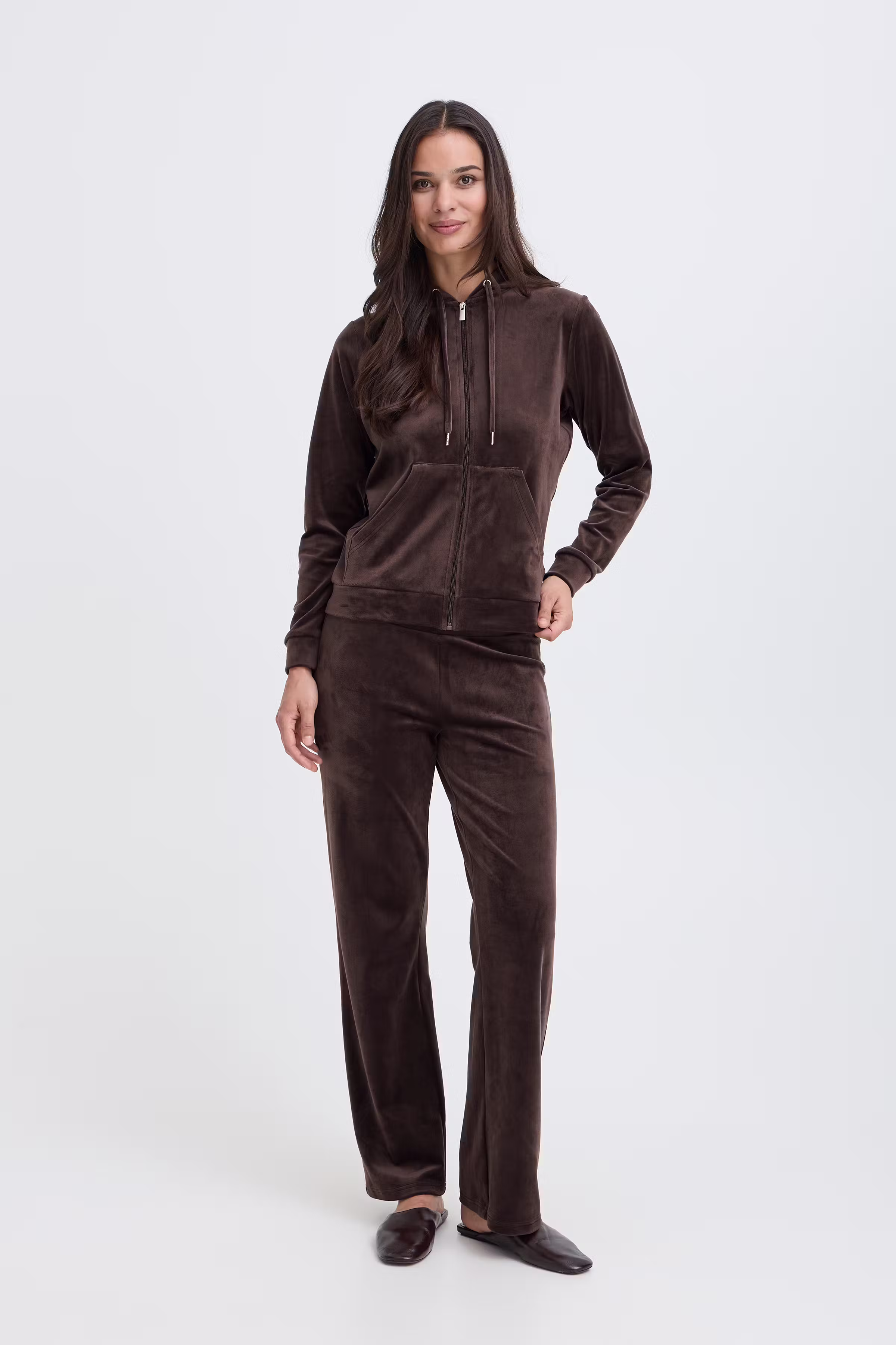 BYSTILLA Veloursett LOOKBOOK FRONT 20816019-191016