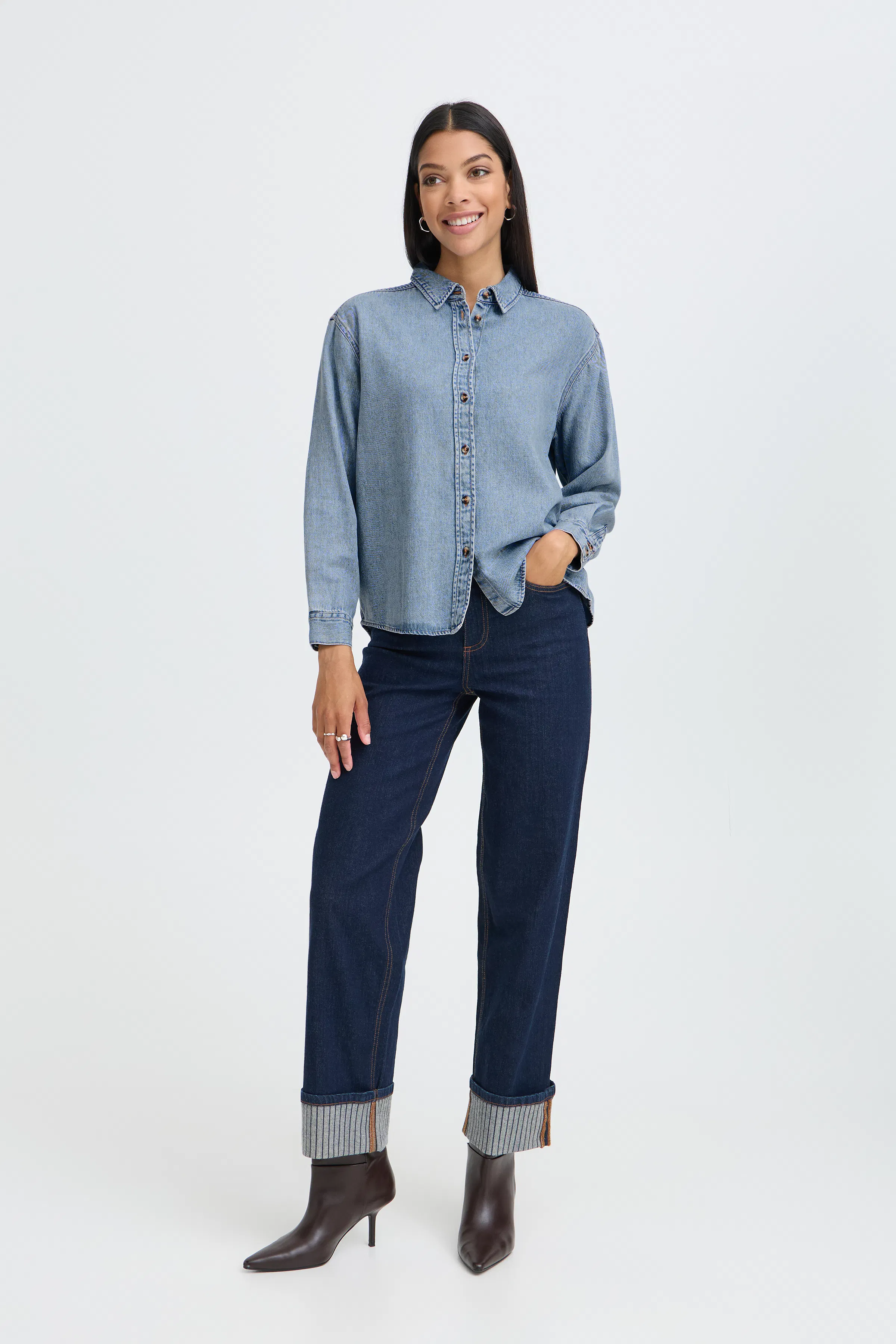 BYLEVENA Skjorte LOOKBOOK FRONT 20819352-200460