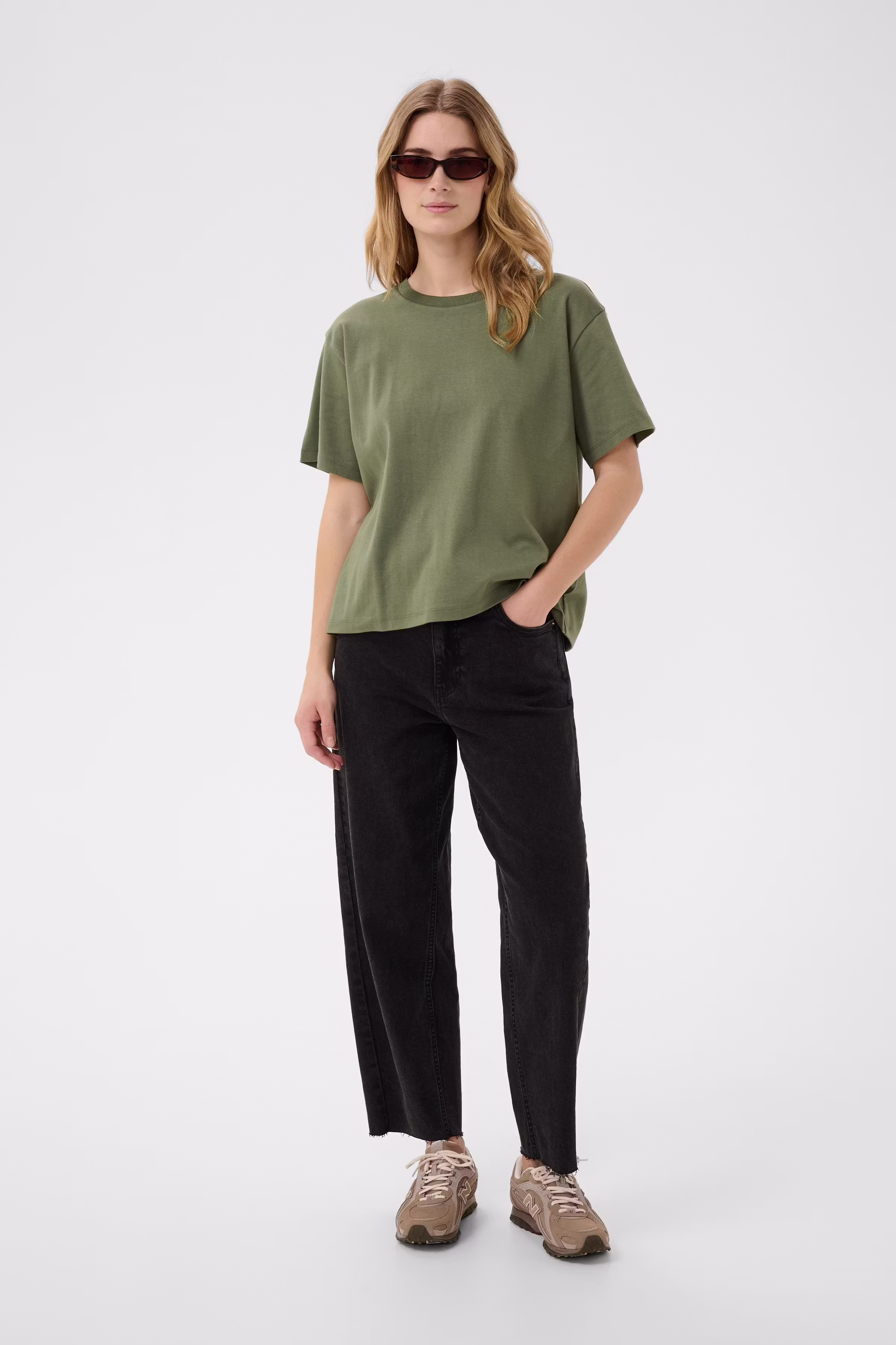AnnePW T-shirt LOOKBOOK FRONT 30308060-190312