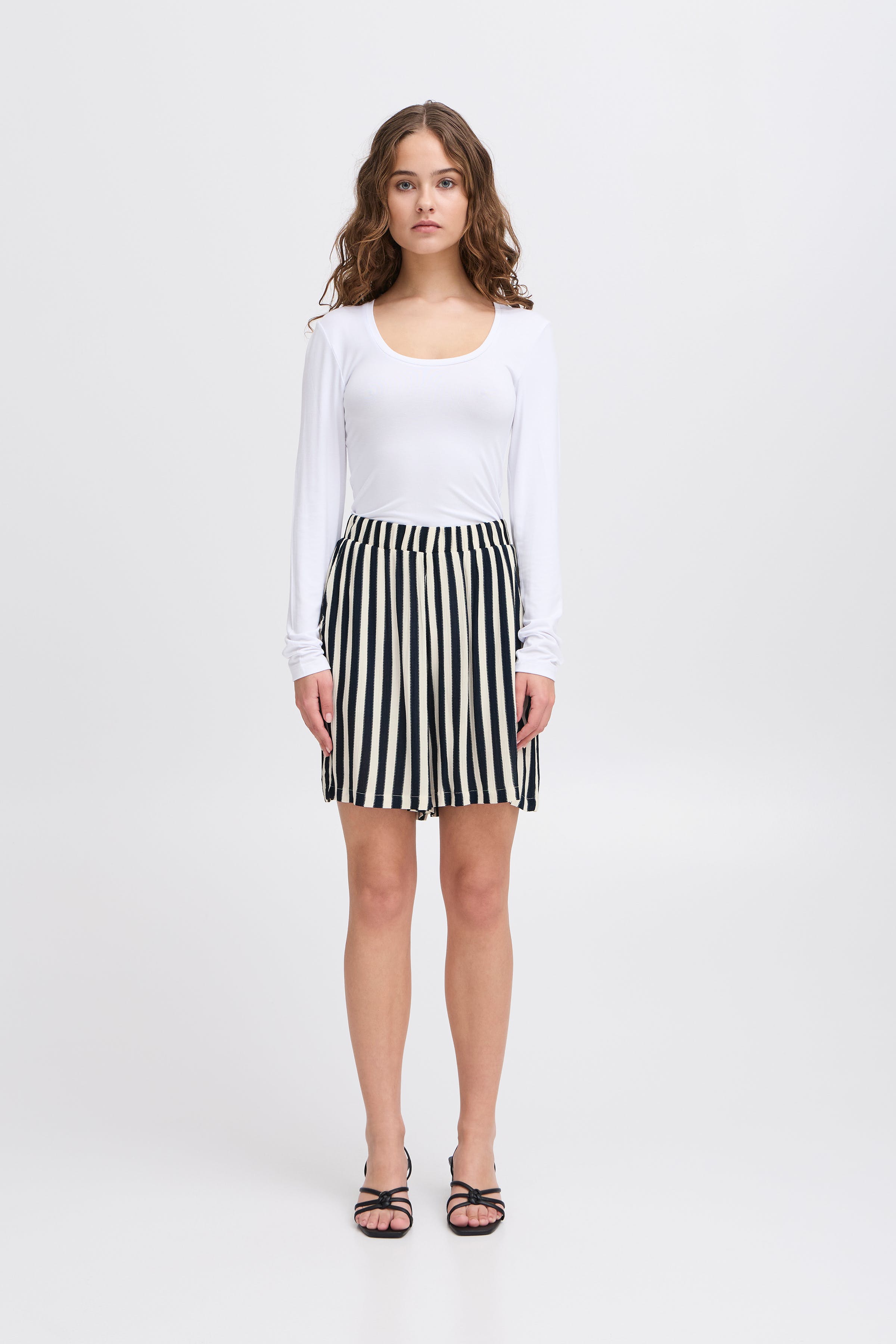 IHMARRAKECH Shorts LOOKBOOK FRONT 20122970-204479