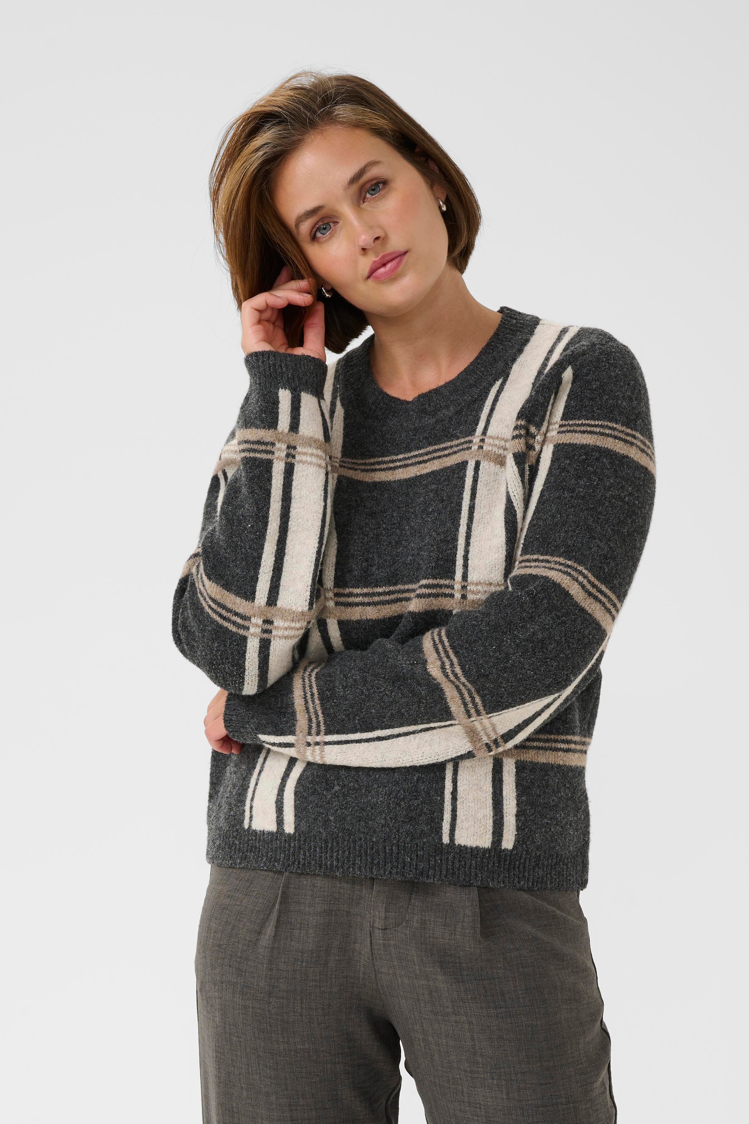 BPamelia Pullover LOOKBOOK FRONT 40200062-108696
