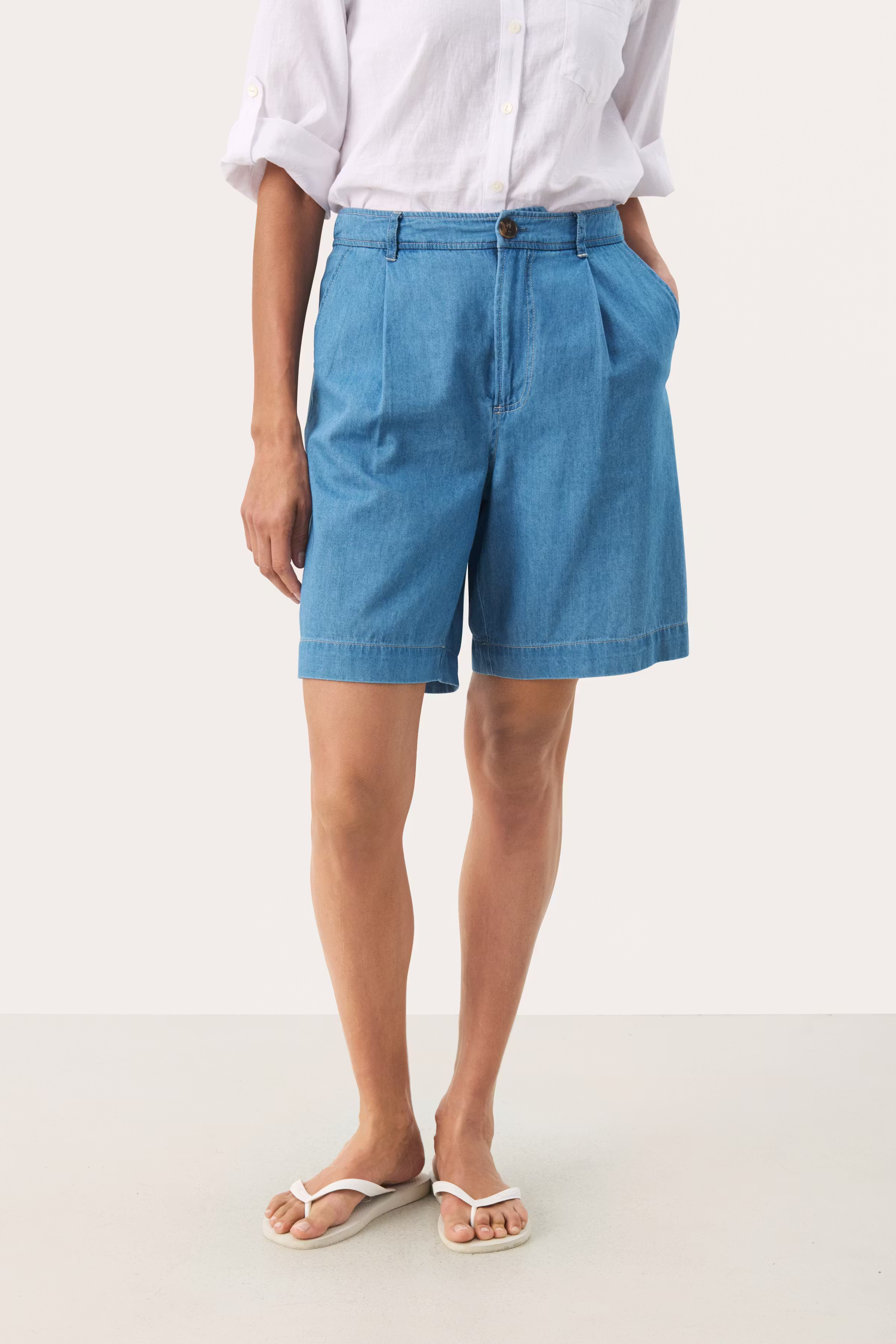 ReginaPW Shorts LOOKBOOK FRONT 30309641-300155