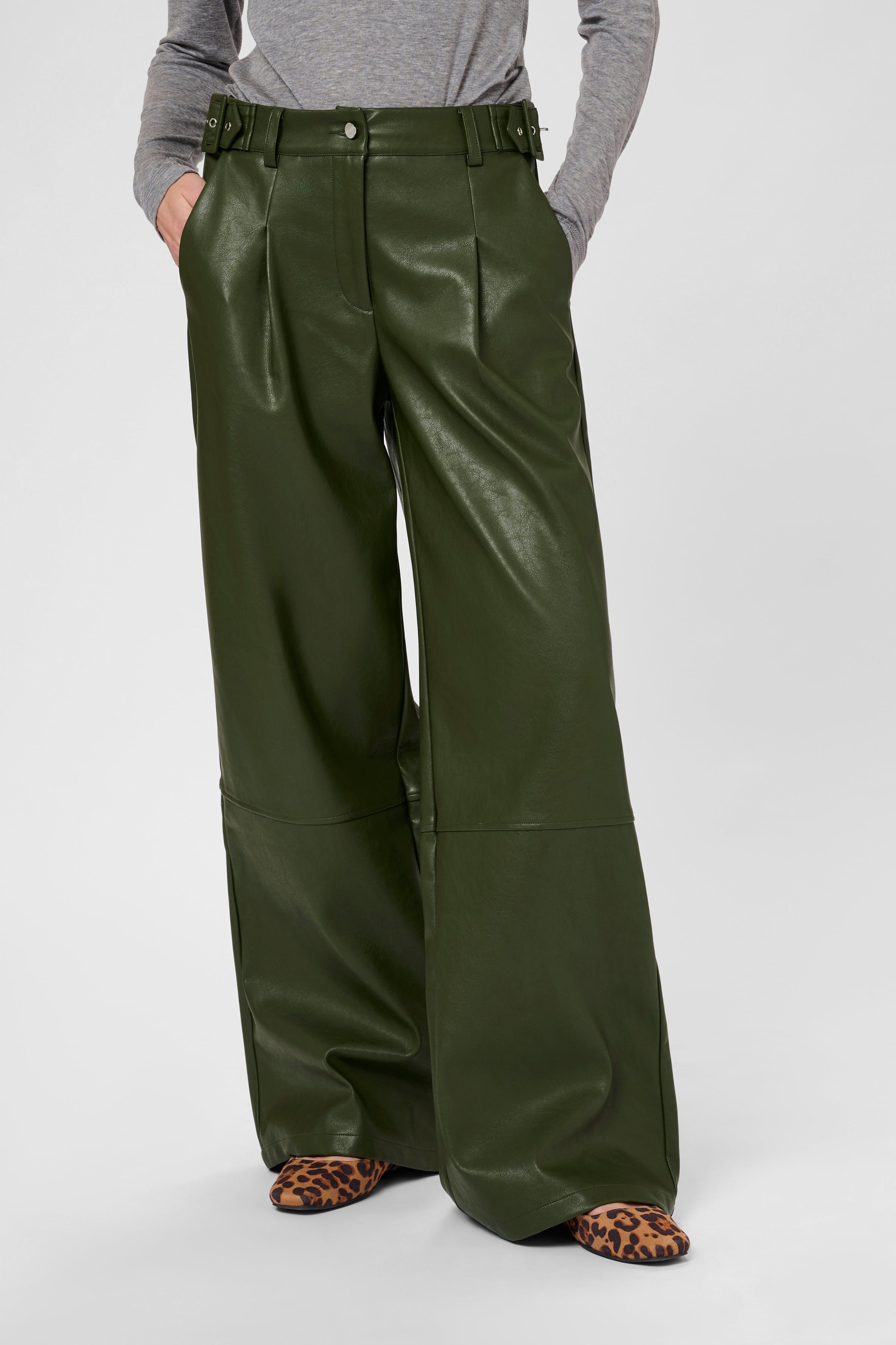 CUlilli Faux leather trousers LOOKBOOK FRONT 50112252-190419