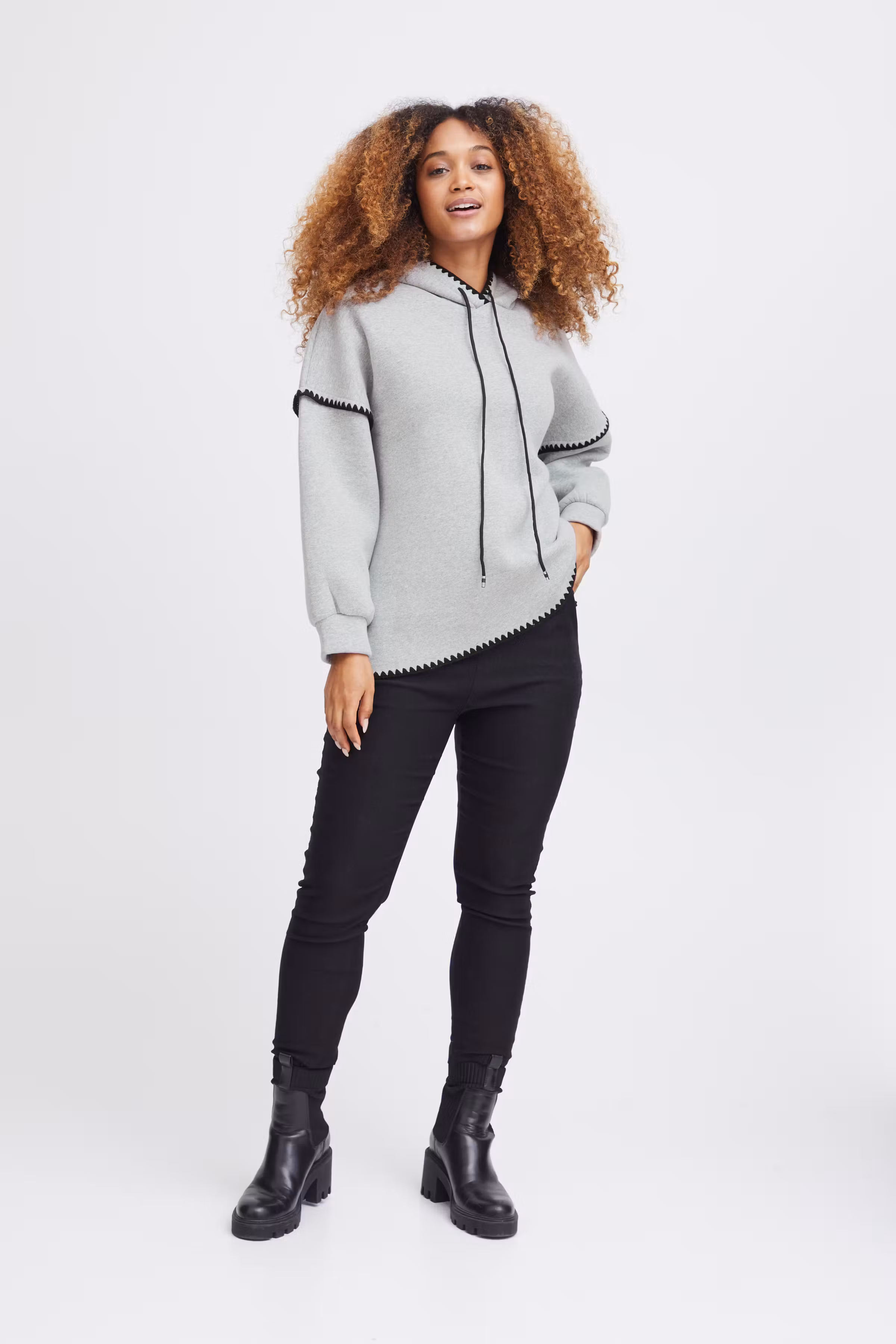 SBTONEY Bluse LOOKBOOK FRONT 22100464-203349