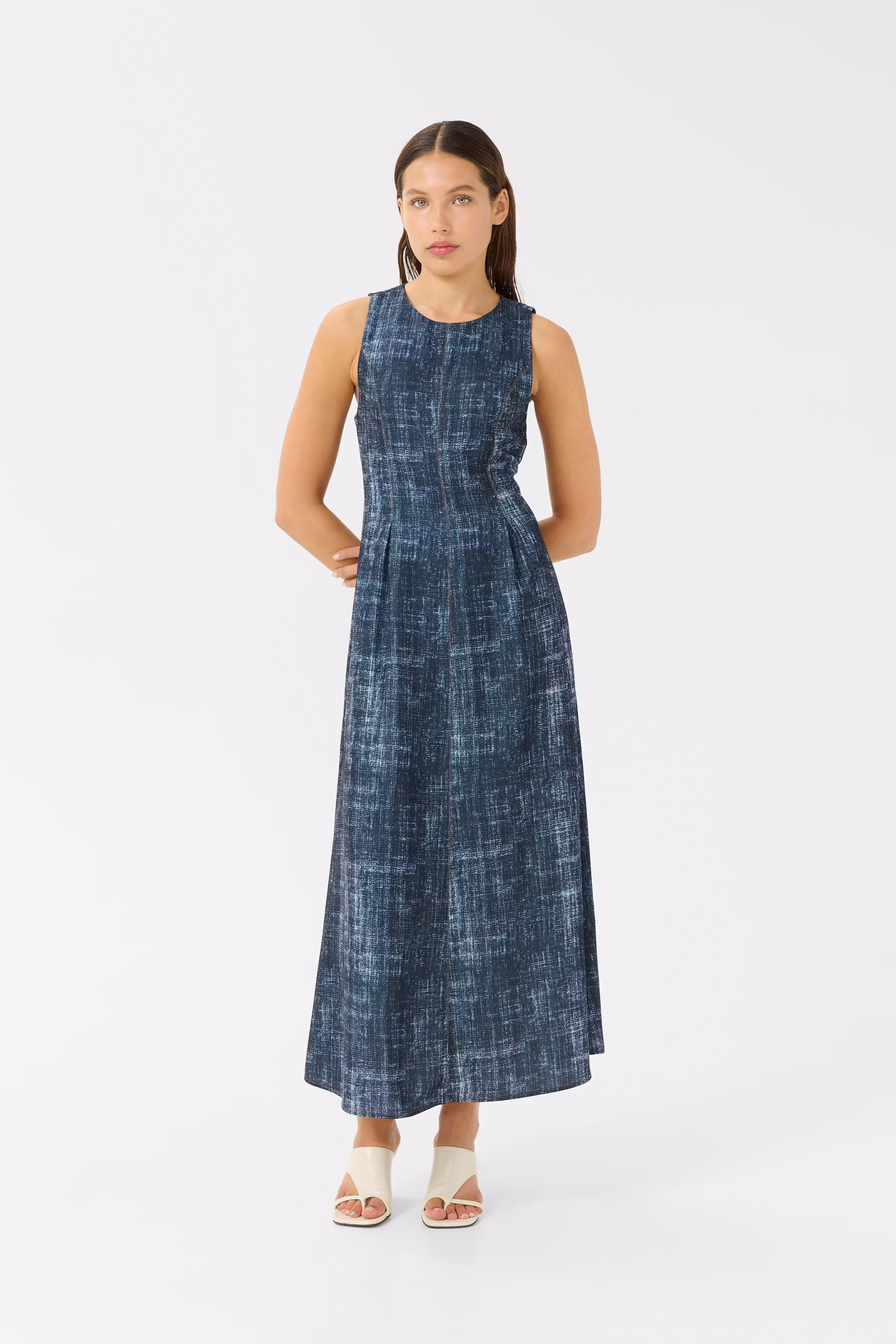 GZdemia Dress LOOKBOOK FRONT 10910412-107880