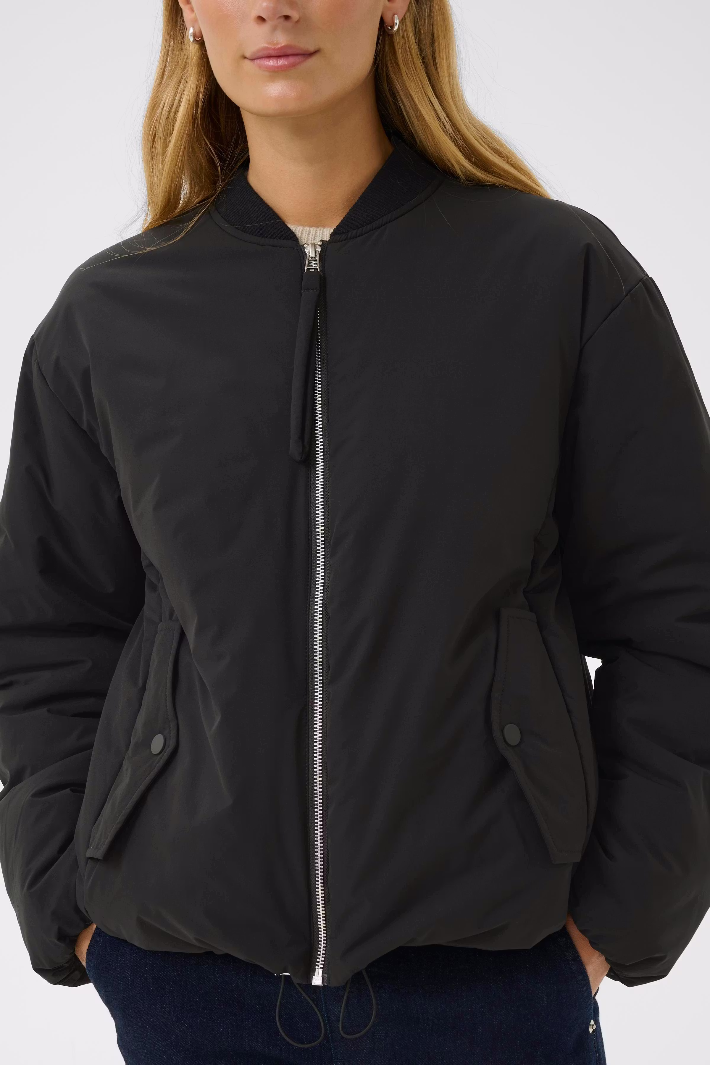 SariPW Ytterplagg LOOKBOOK DETAIL 30309734-194008