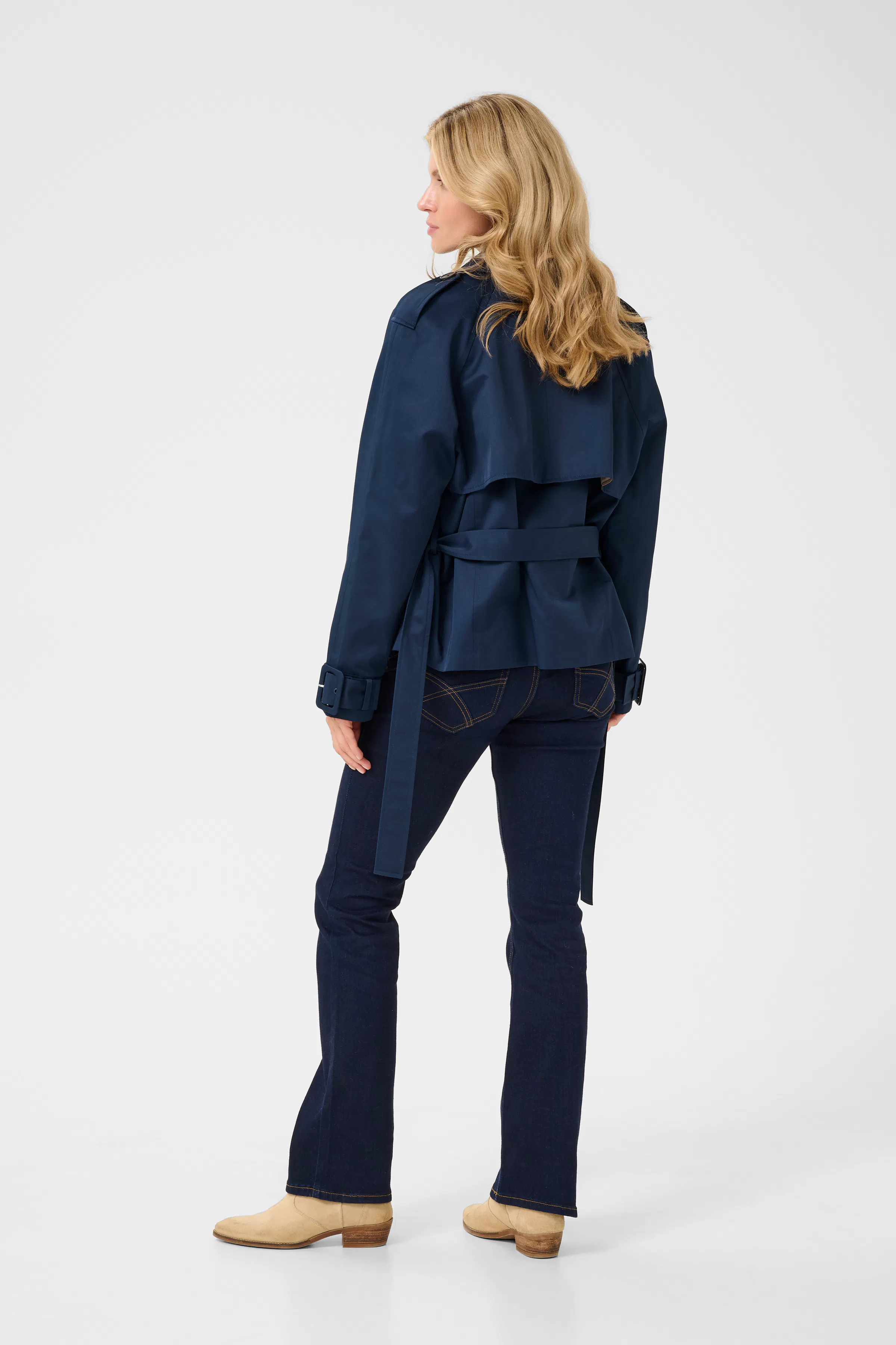 CRRea Kurzer Trenchcoat LOOKBOOK BACK 10613209-194024