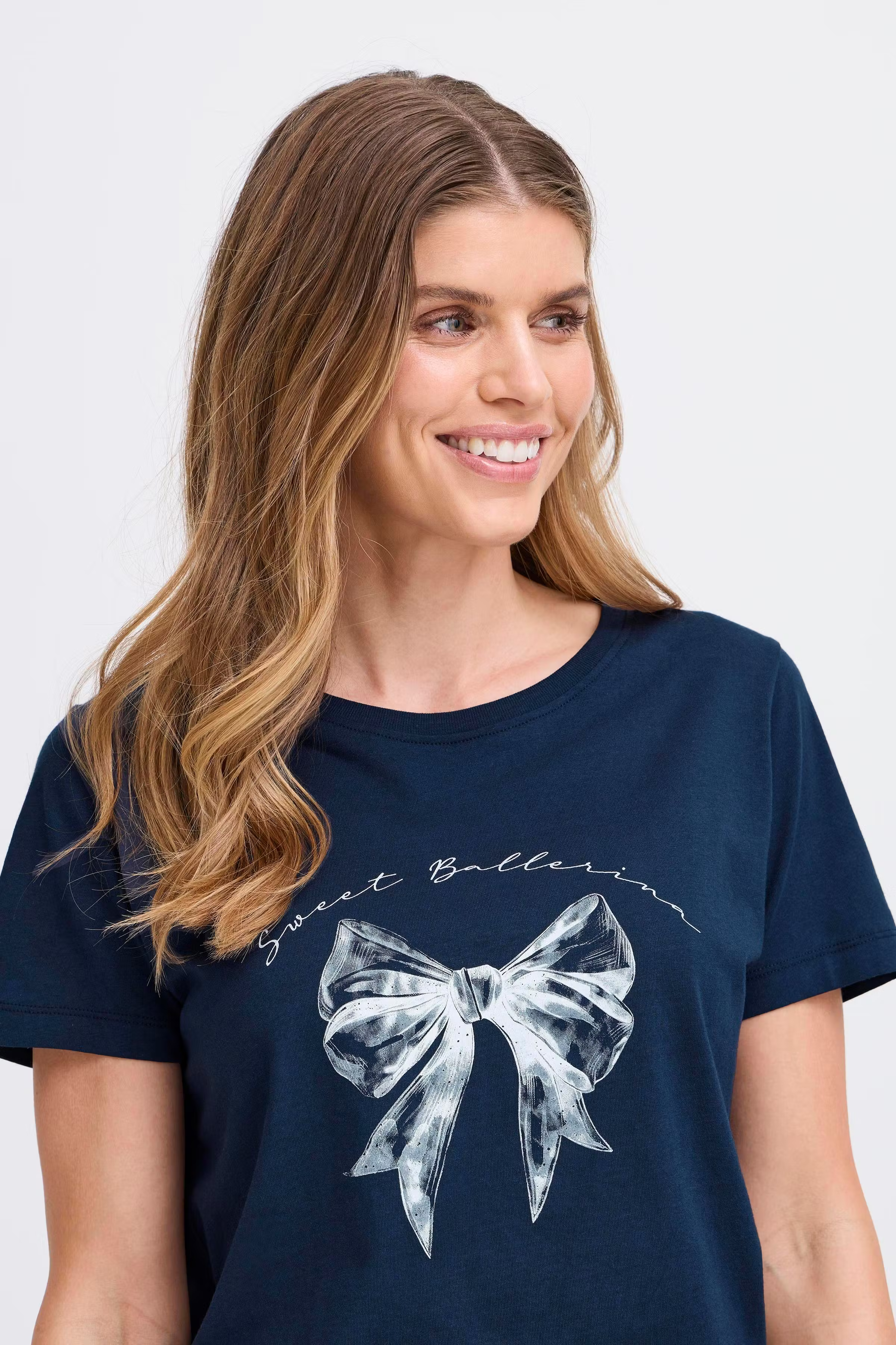 FRJUVIA T-shirt LOOKBOOK DETAIL 20616314-205581