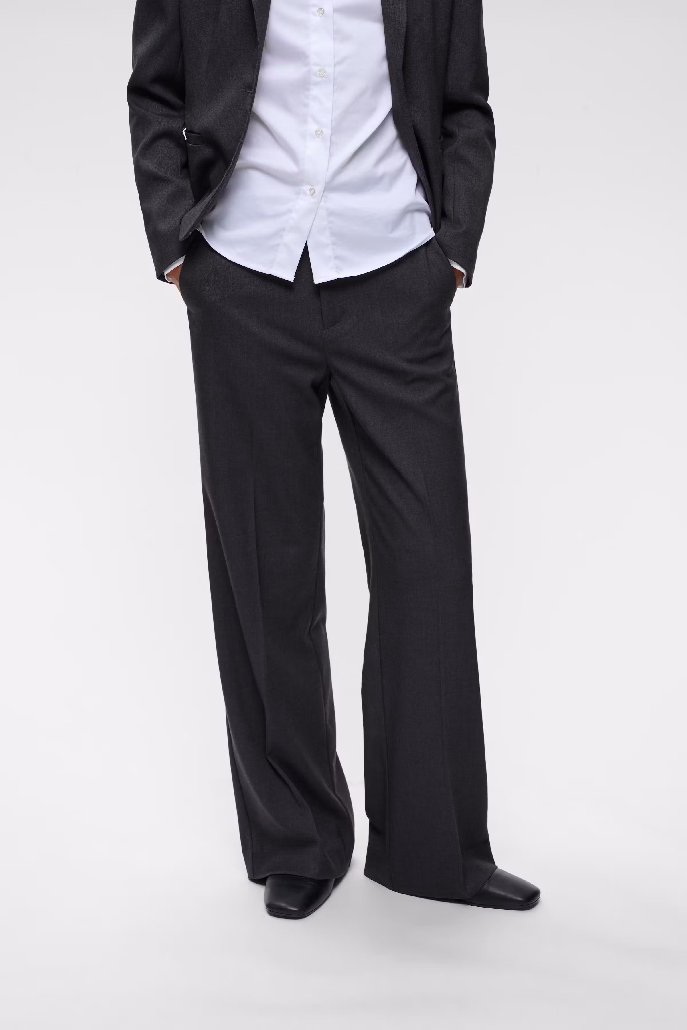 YuktaIW Trousers LOOKBOOK FRONT 30111129-301744