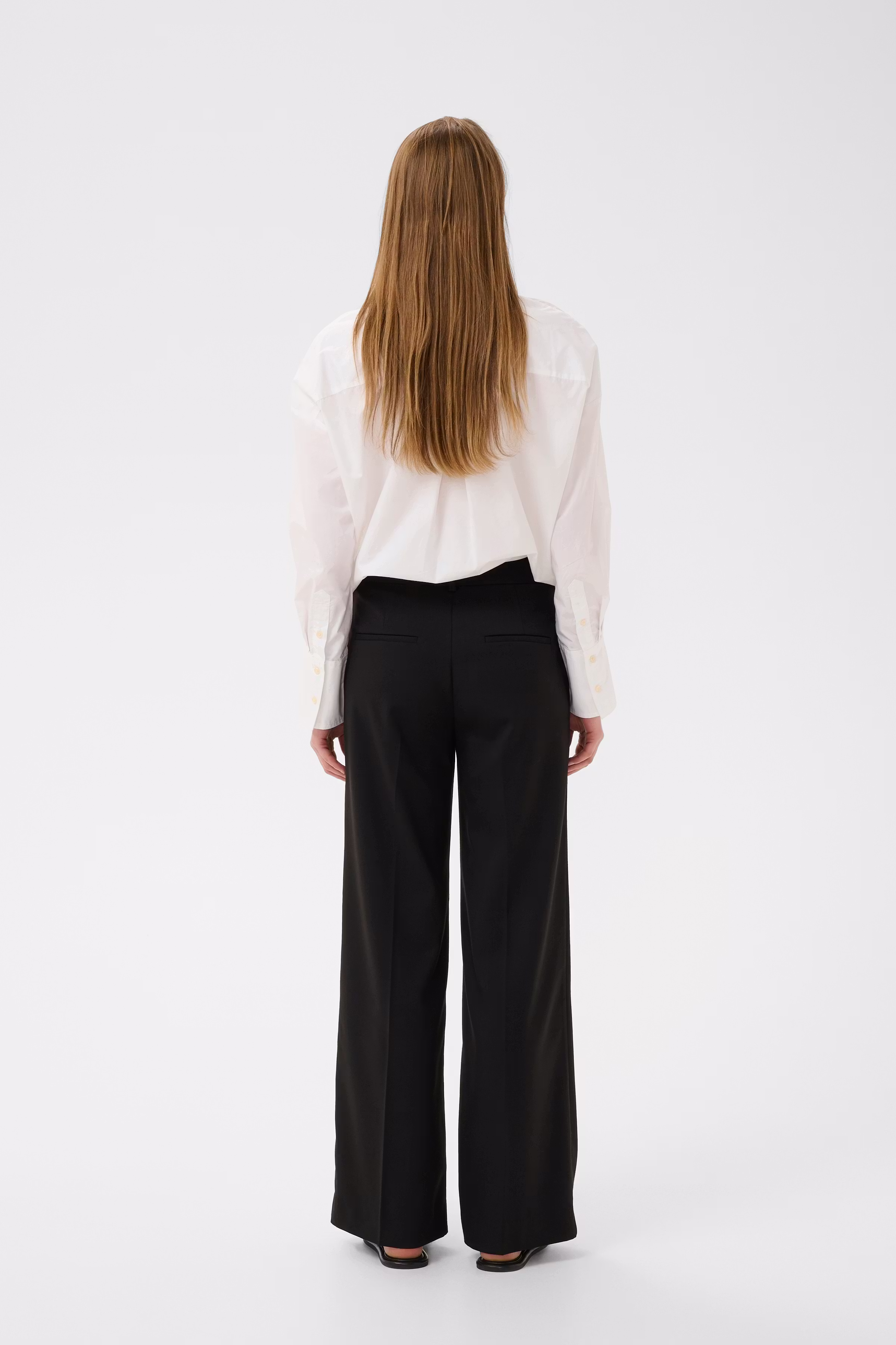 YuktaIW Bukser LOOKBOOK BACK 30111129-194008