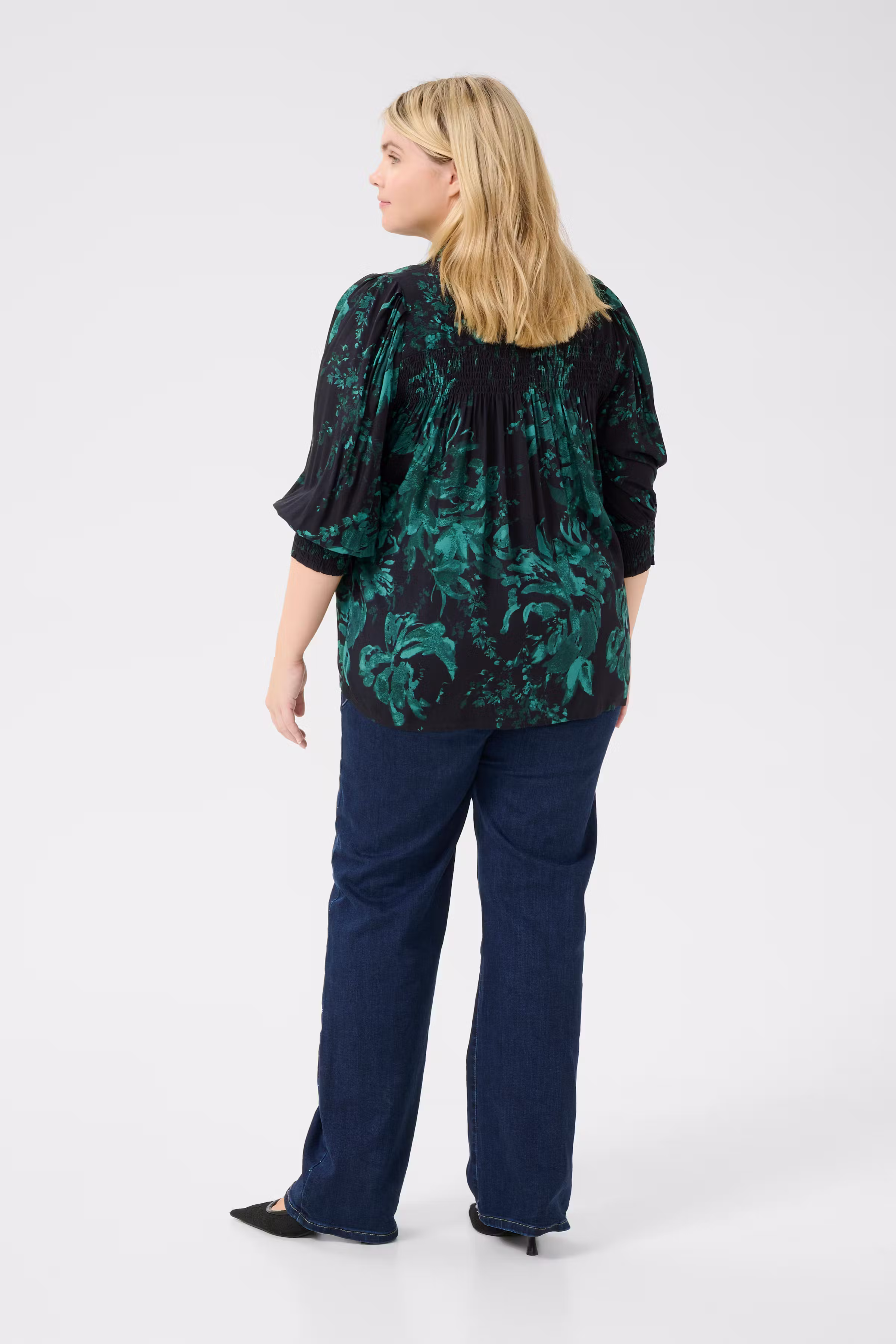 KCmona Shirt LOOKBOOK BACK 10583228-106561