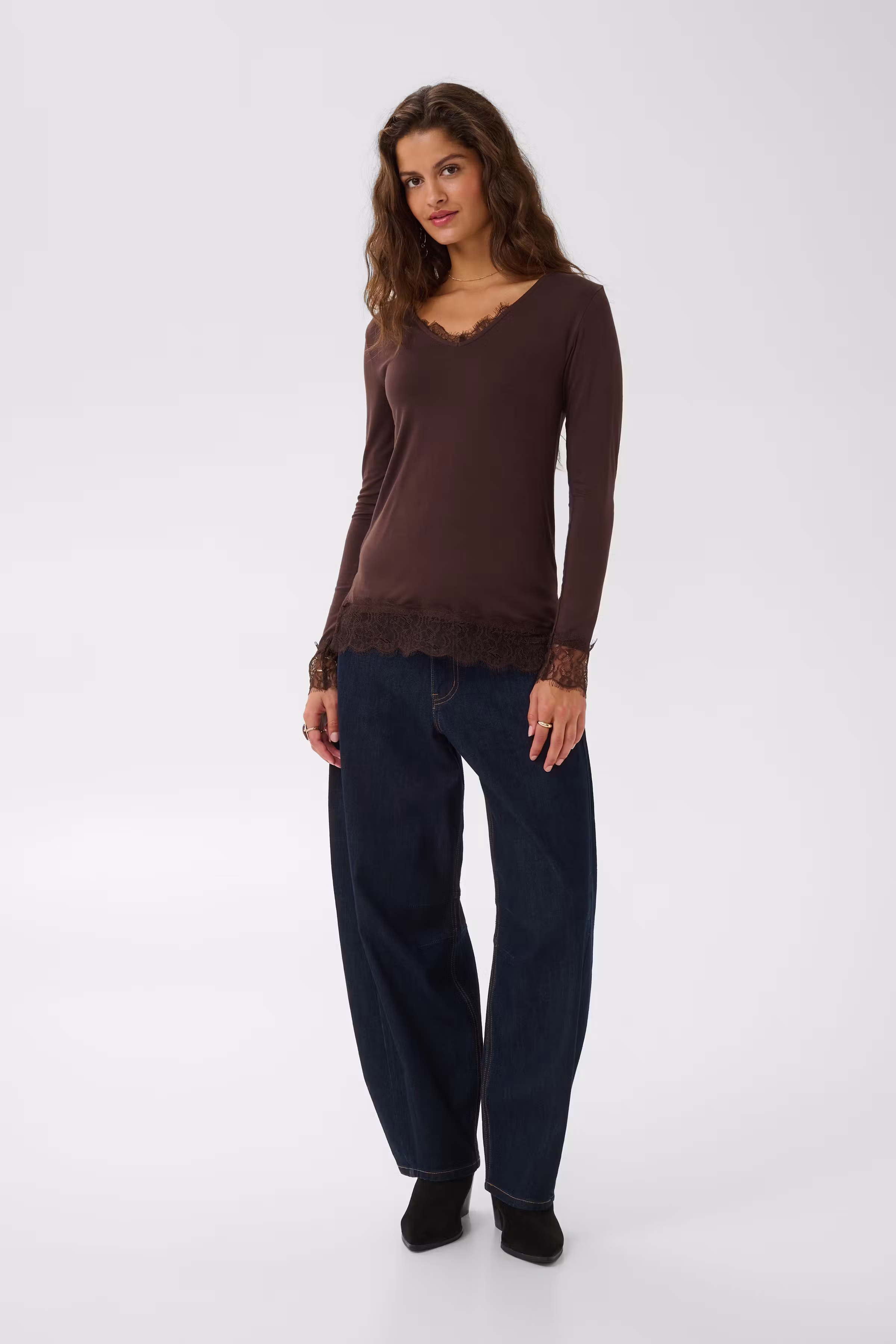CRAlvaia Top LOOKBOOK FRONT 10615771-191016