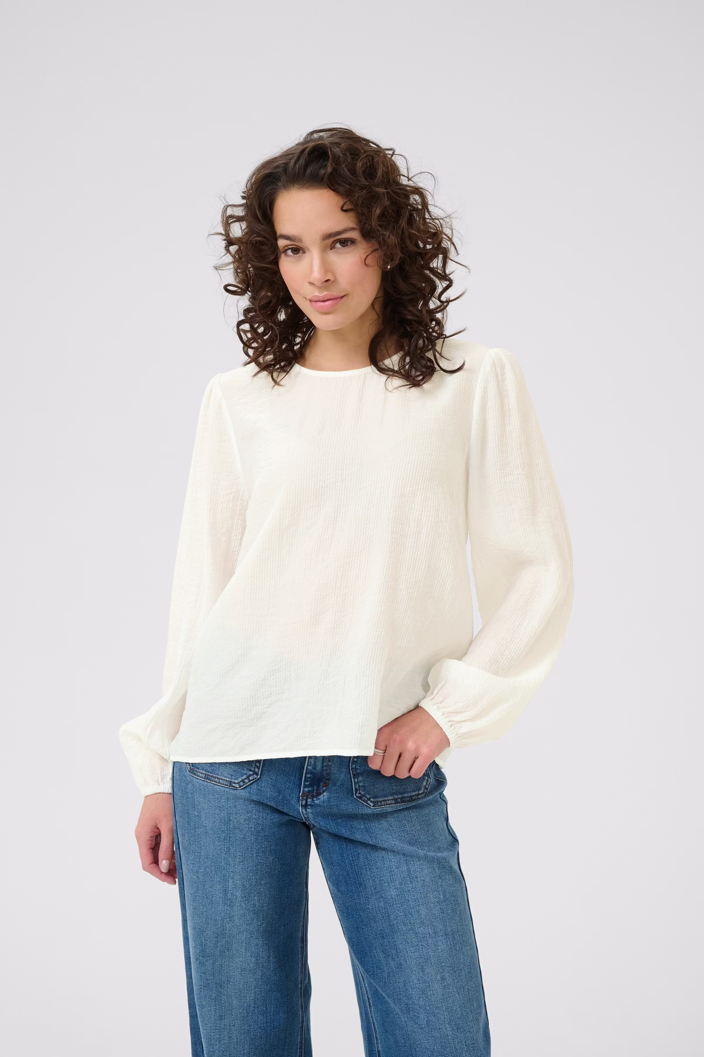 KAvivy Bluse LOOKBOOK FRONT 10510698-110602