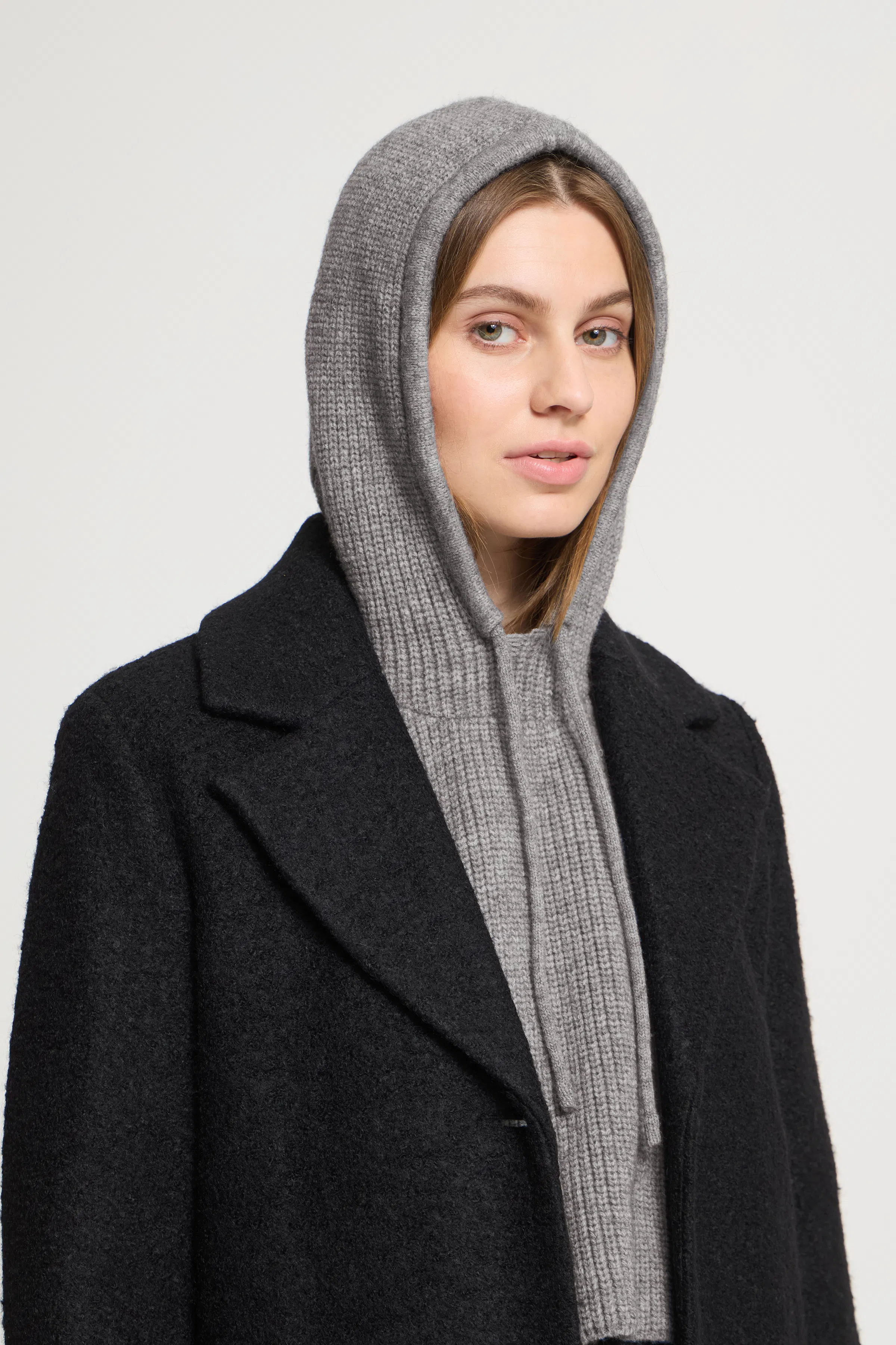 IADAGMAR Poncho LOOKBOOK FRONT 20126435-900002734