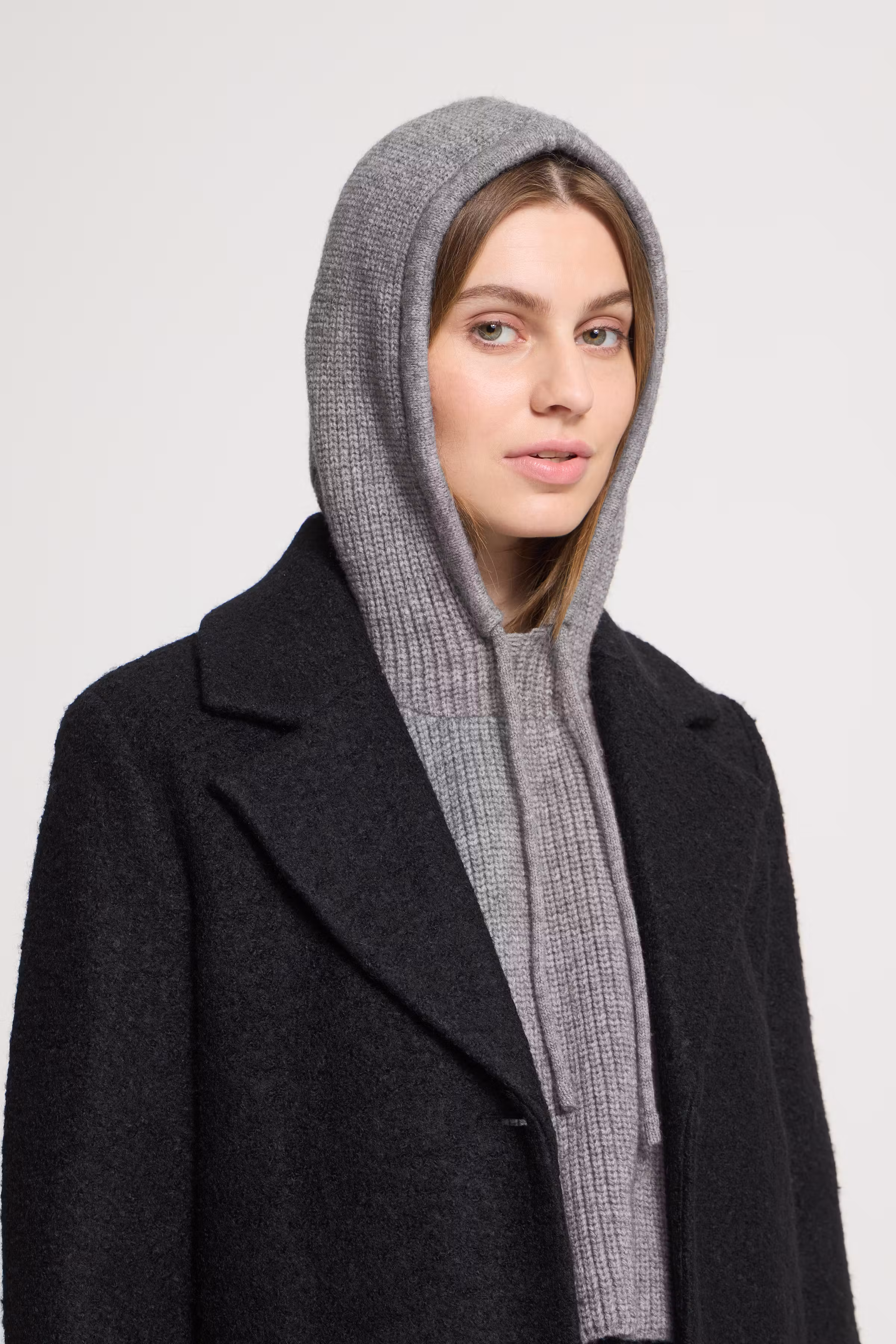 IADAGMAR Poncho LOOKBOOK FRONT 20126435-900002734
