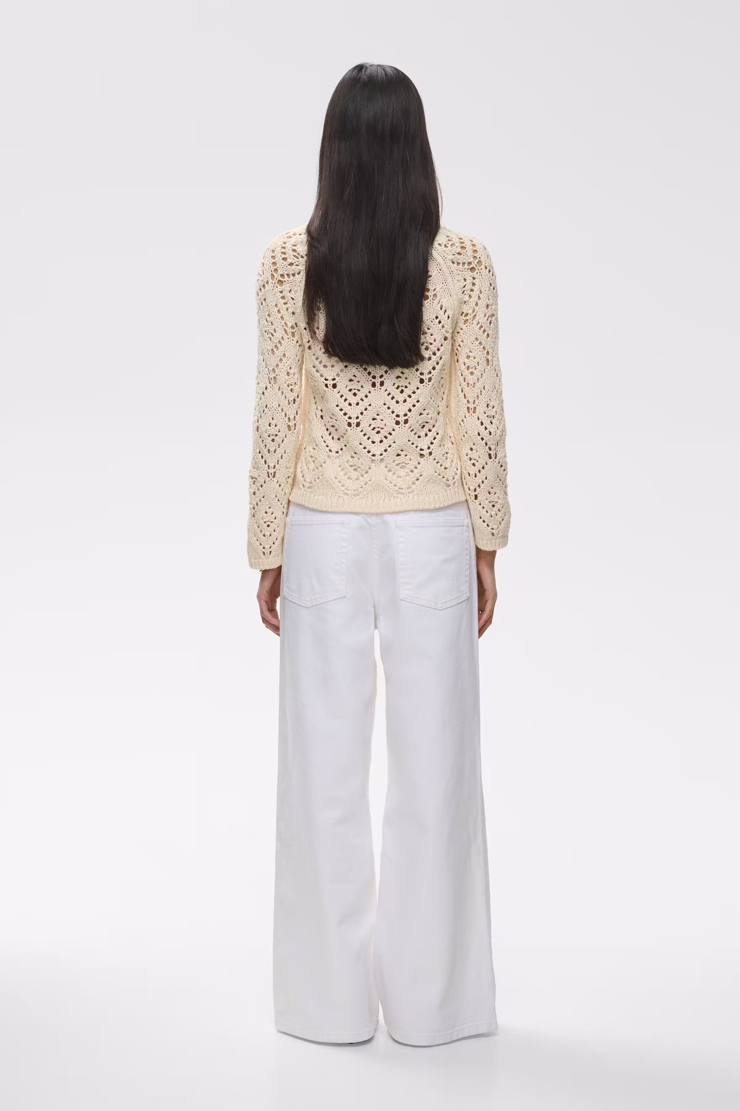 IOFIBY Pullover LOOKBOOK BACK 30600605-WH022
