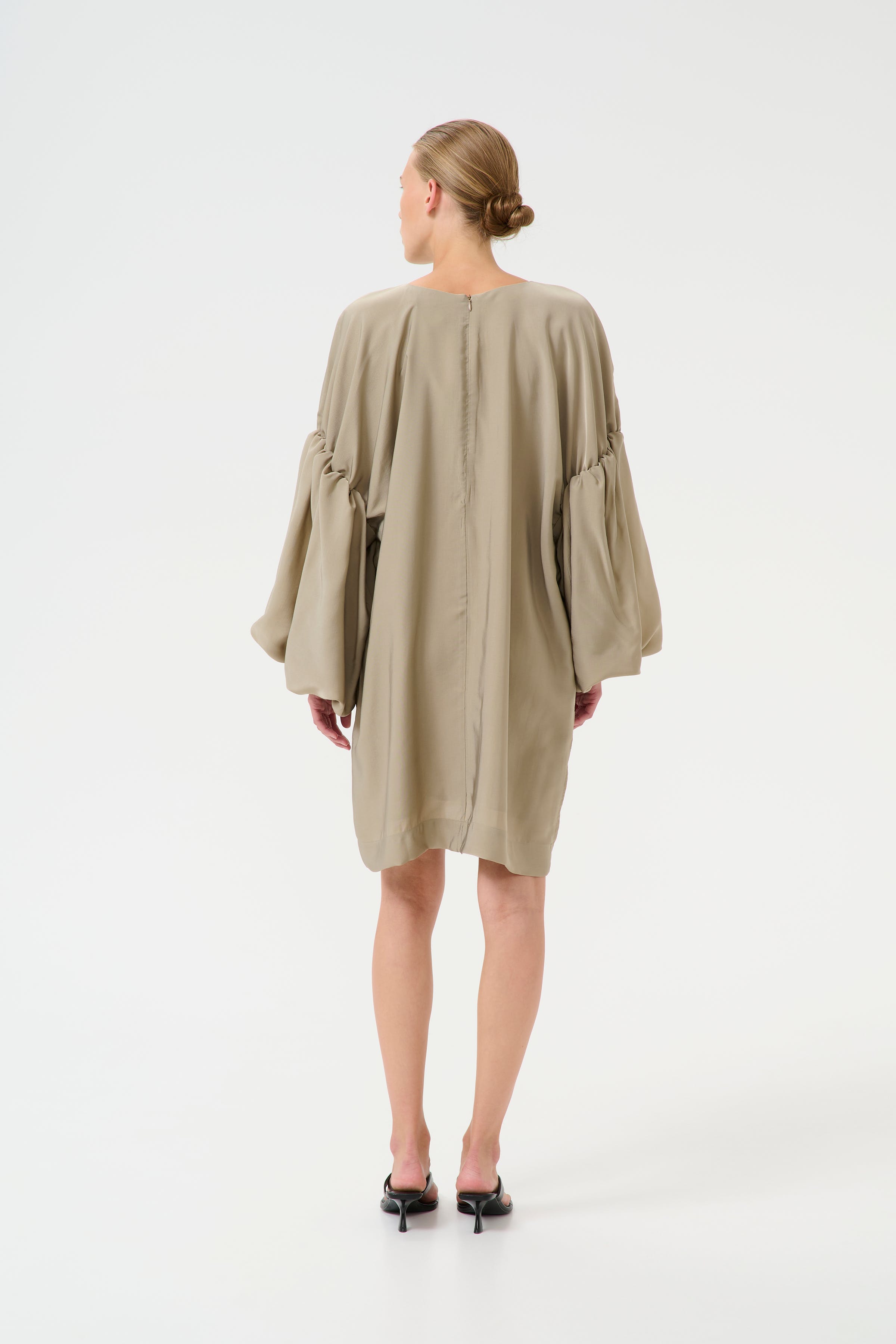 GZmalloon Kjole LOOKBOOK BACK 10910215-170510