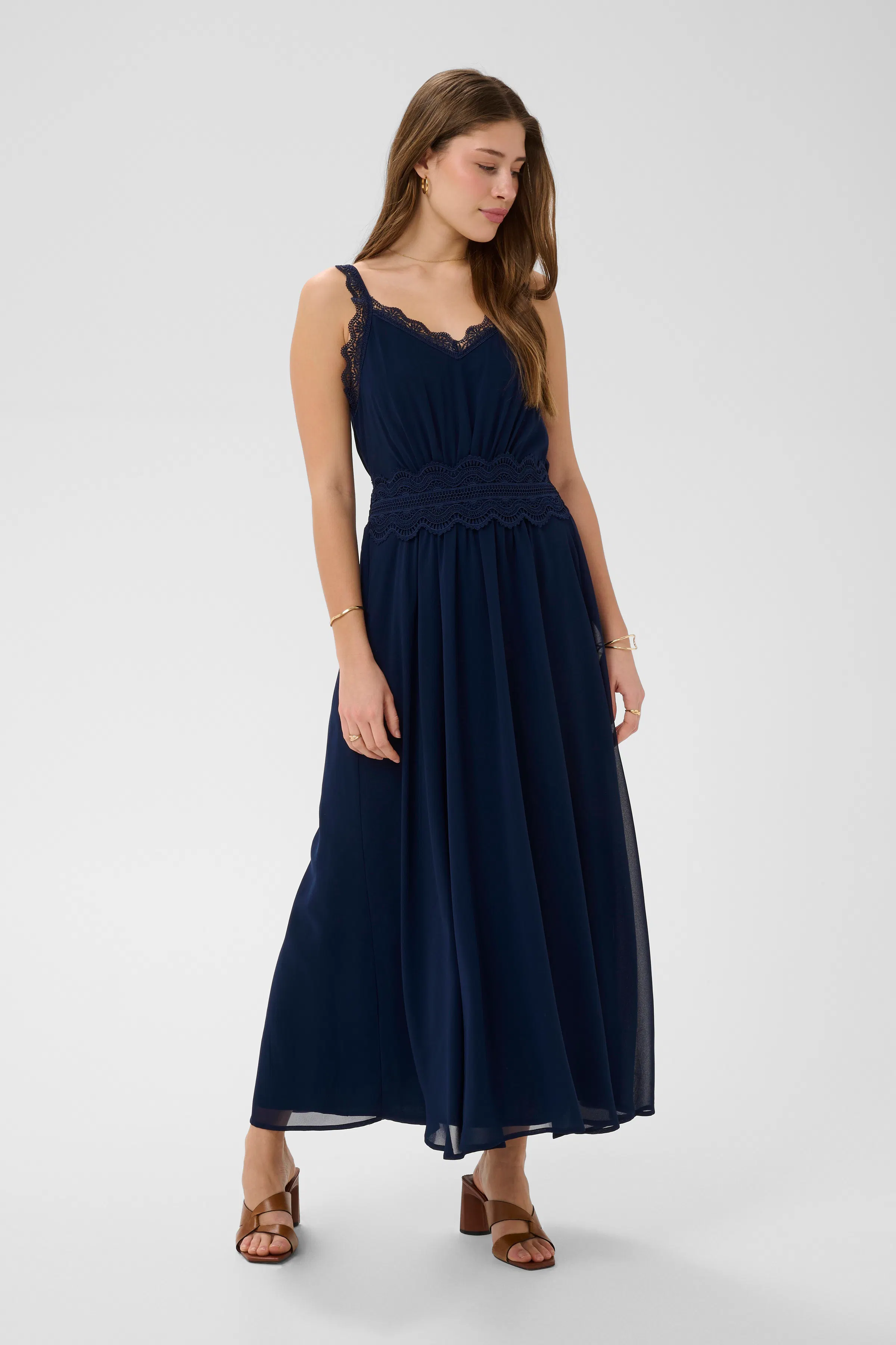 CRJessa Klänning LOOKBOOK FRONT 10615458-193923