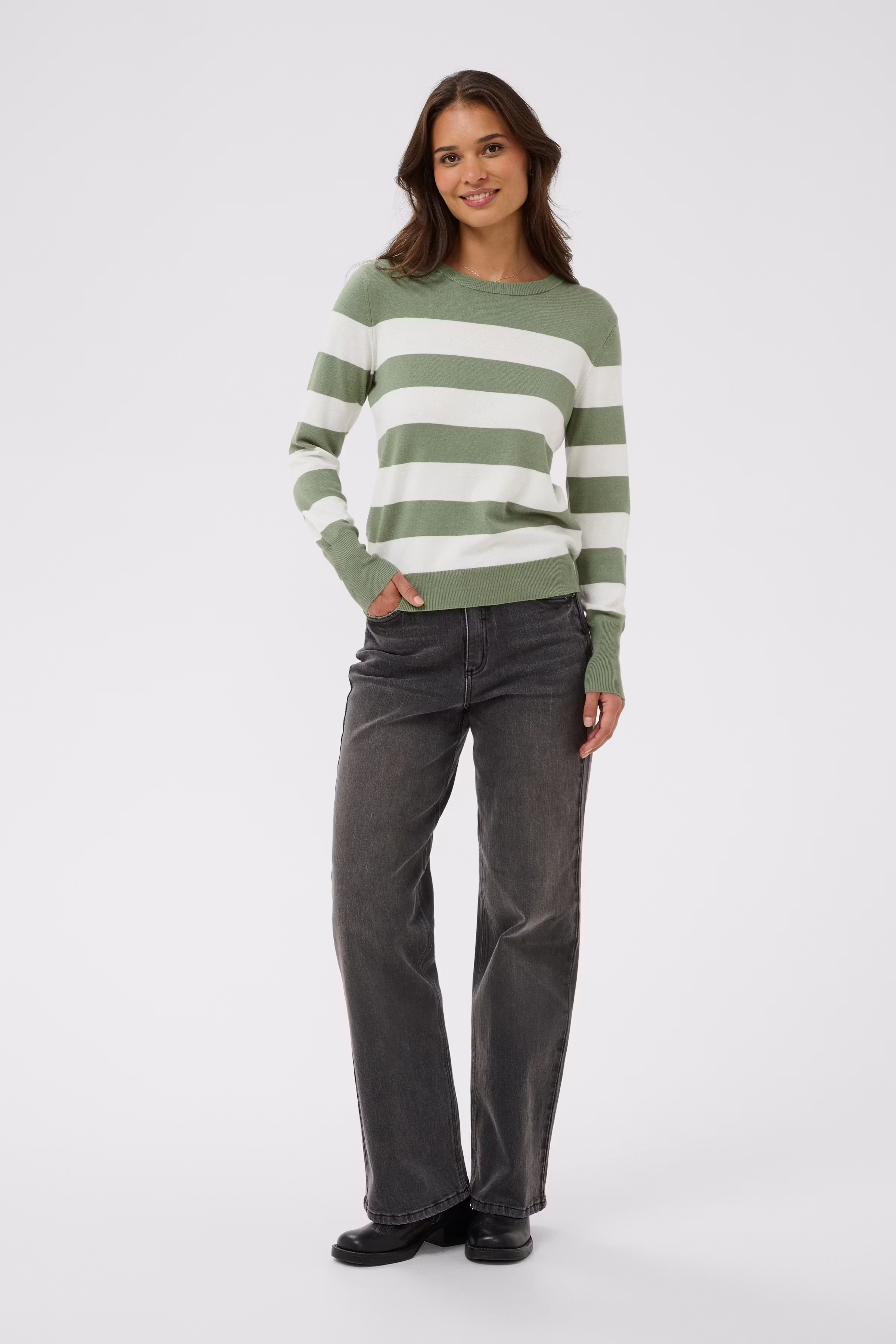 KAlizza Pullover LOOKBOOK FRONT 10509065-109572