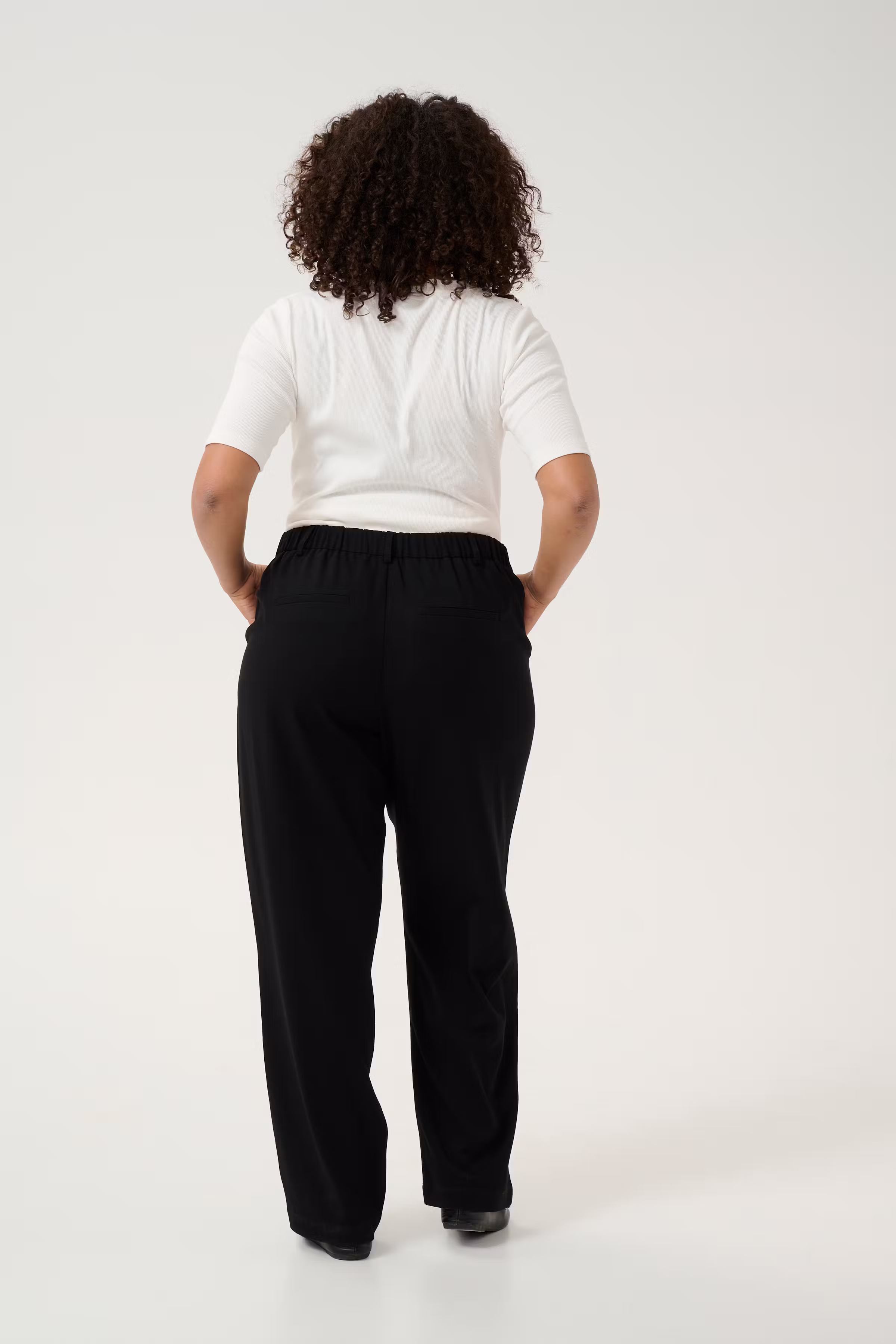 KCmerla Trousers LOOKBOOK BACK 10582712-100121