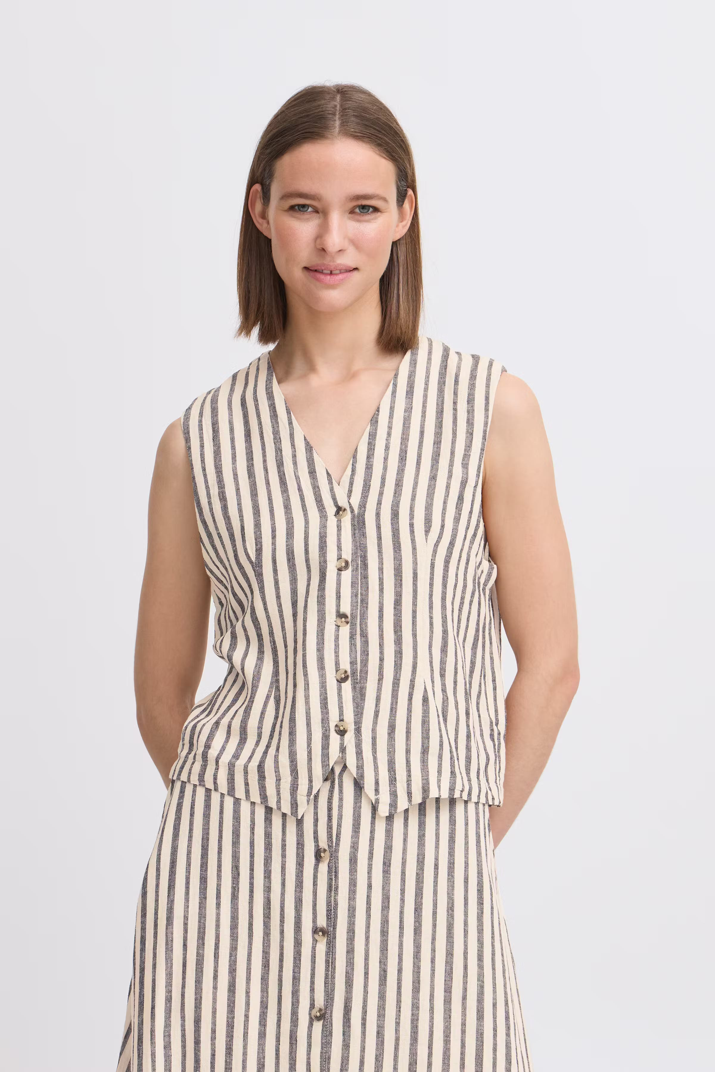 BYFALAKKA Weste LOOKBOOK FRONT 20816601-204794