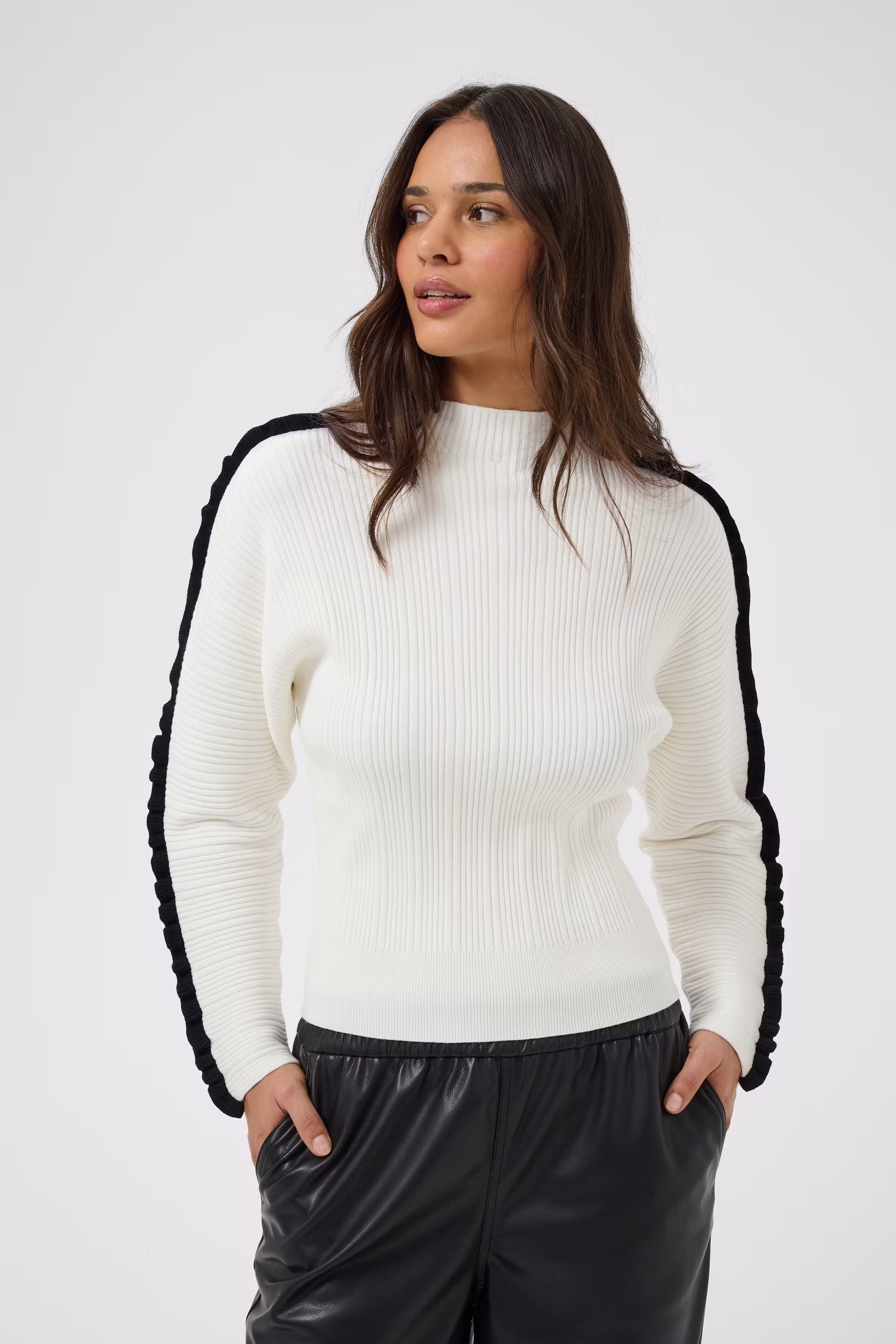 KAhilma Pullover LOOKBOOK DETAIL 10512139-110701