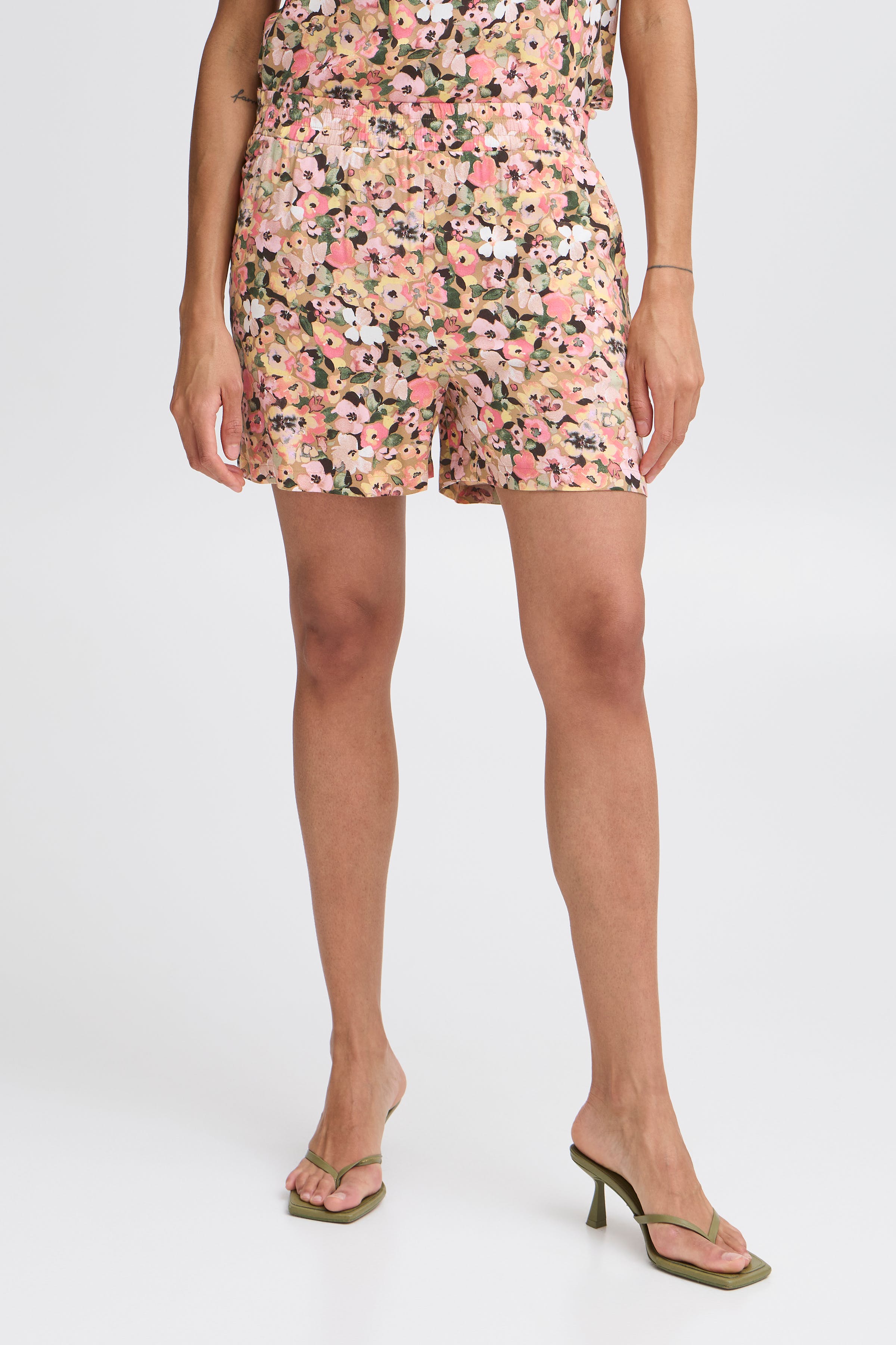 BYMMJOELLA Shorts LOOKBOOK FRONT 20816519-204525