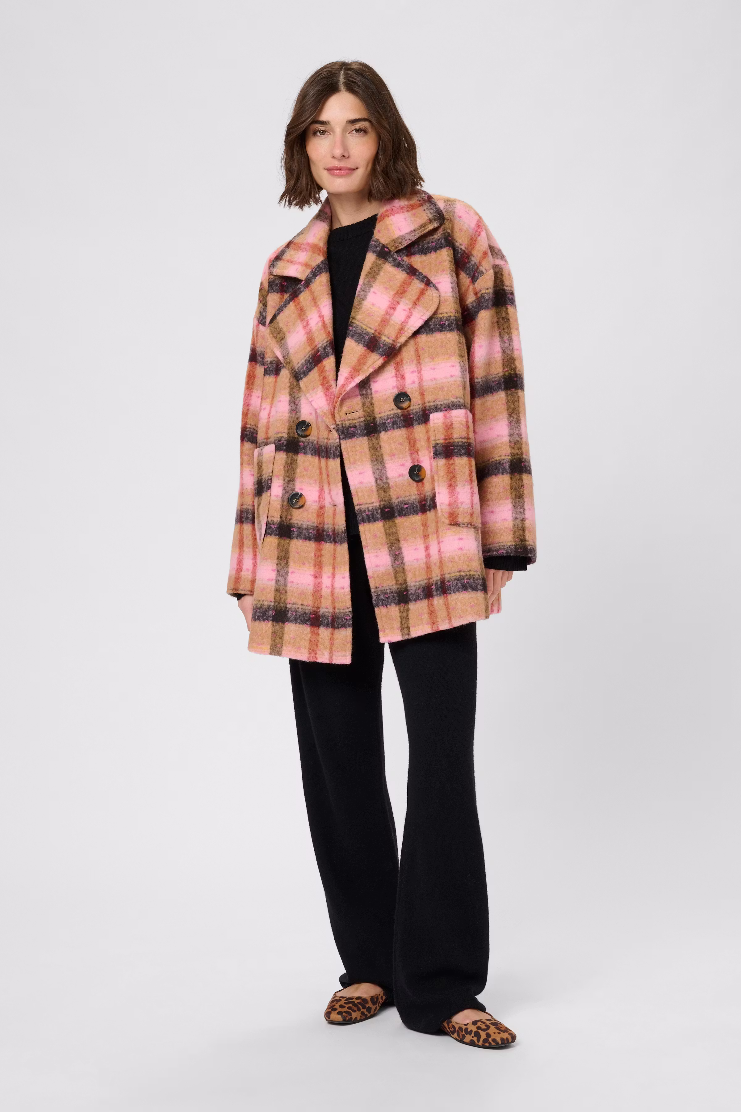 CUshila Coat LOOKBOOK FRONT 50112210-108371