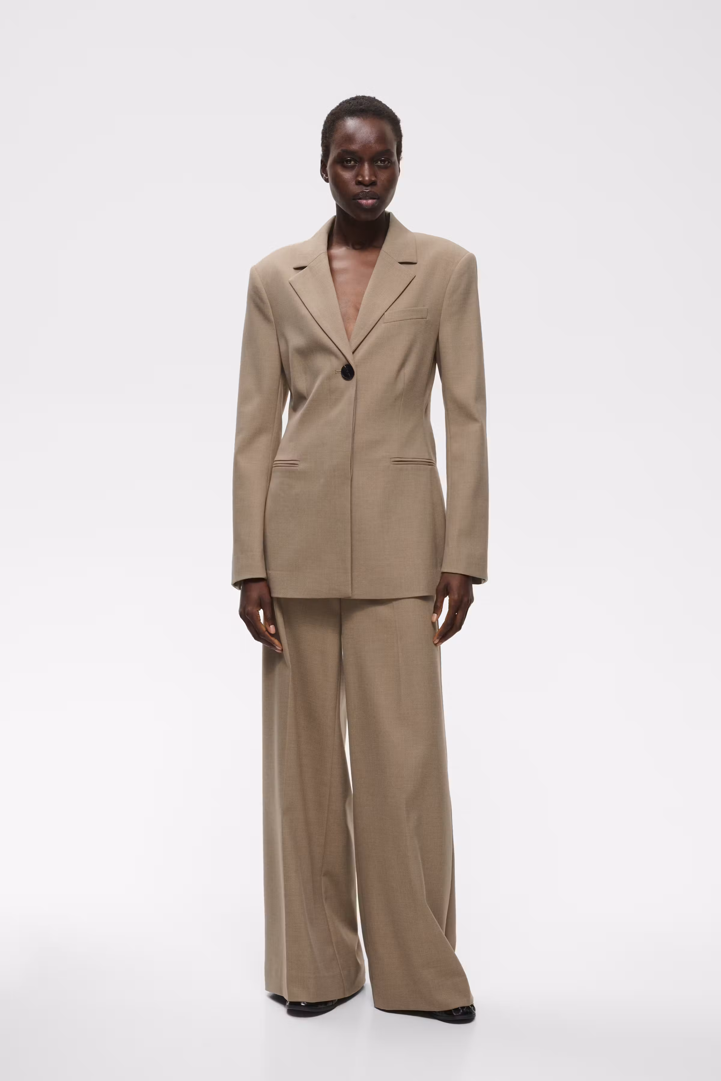 CAPRIEIW Blazer LOOKBOOK FRONT 30113089-1715061