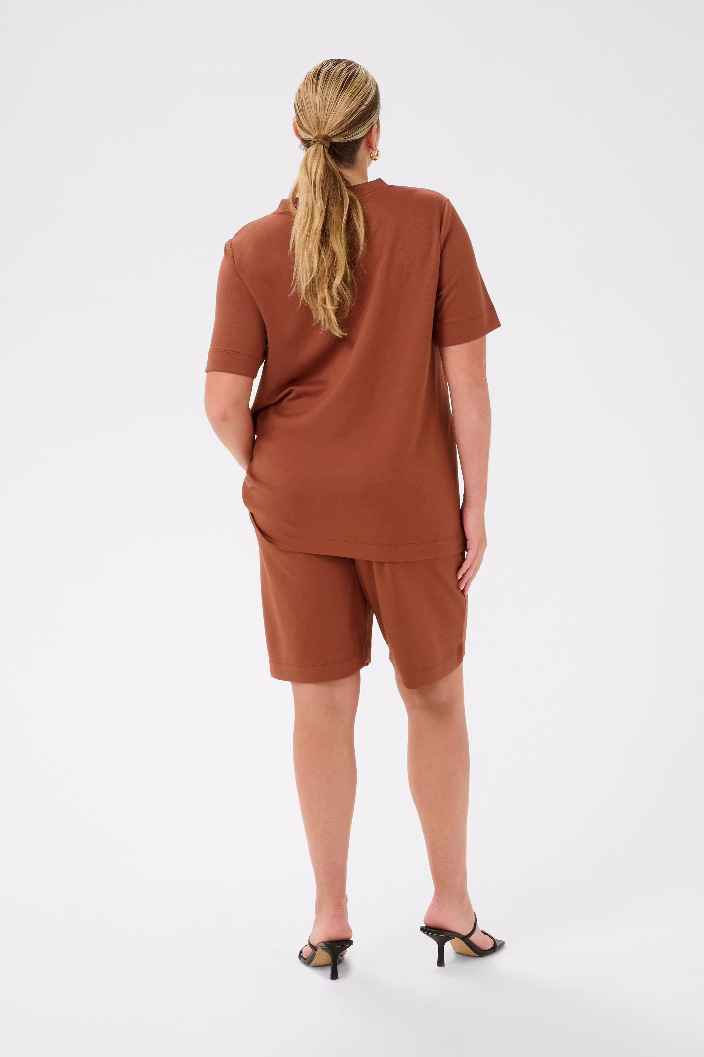 KCannia T-shirt LOOKBOOK BACK 10584209-191334