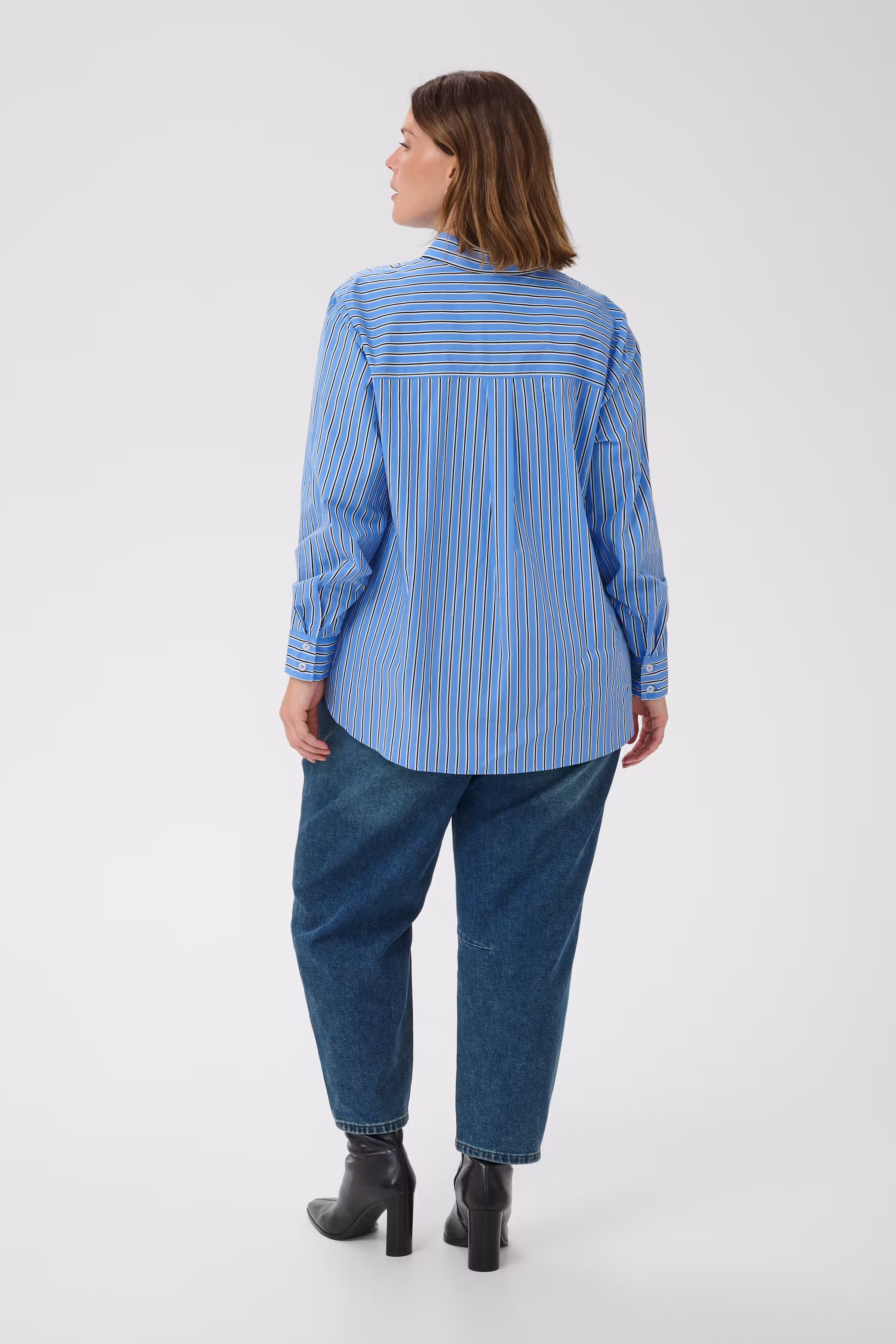 KCsavina Shirt LOOKBOOK BACK 10584400-109922