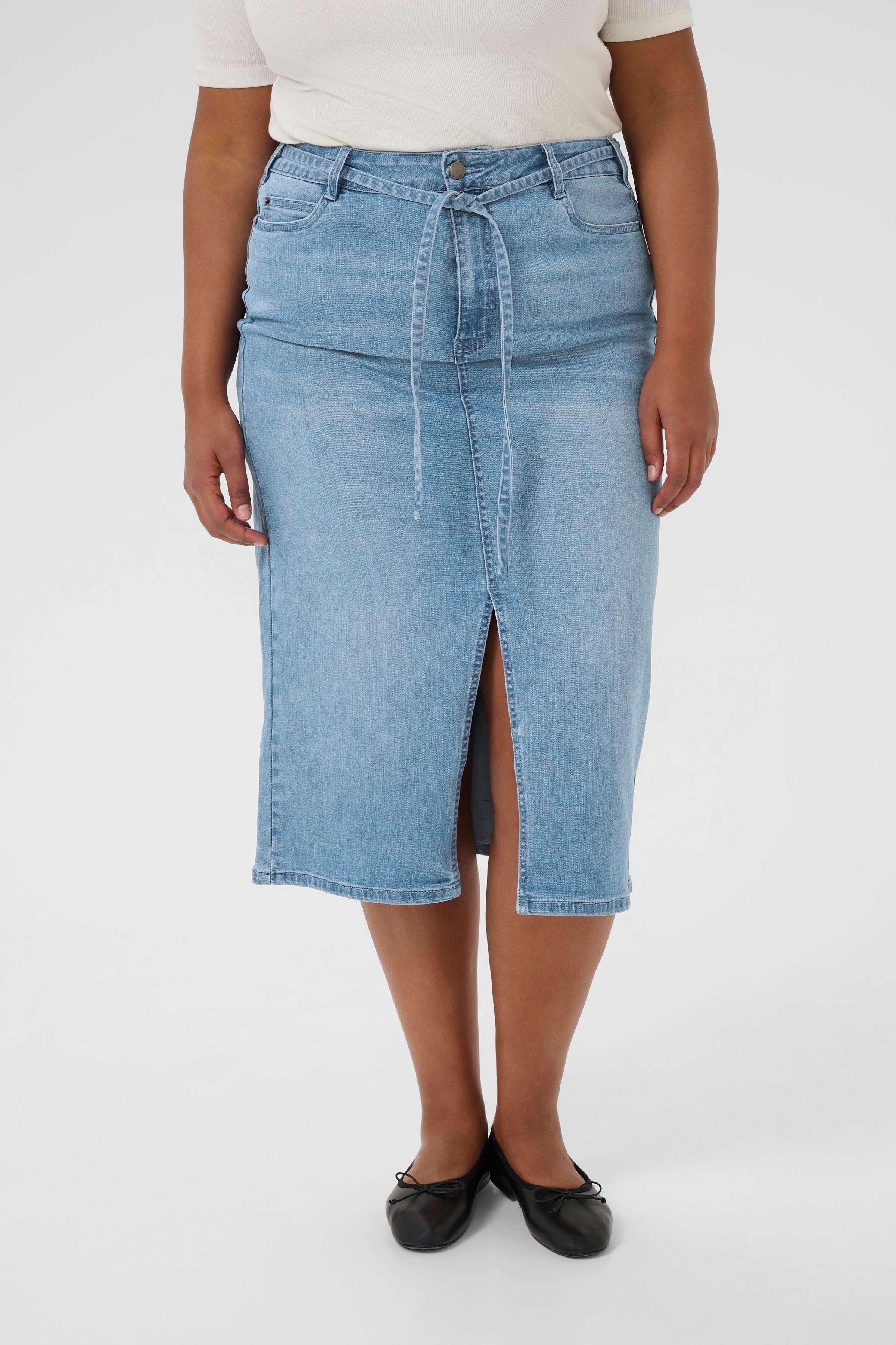 KCzarah Denim Skirt LOOKBOOK FRONT 10583567-108113