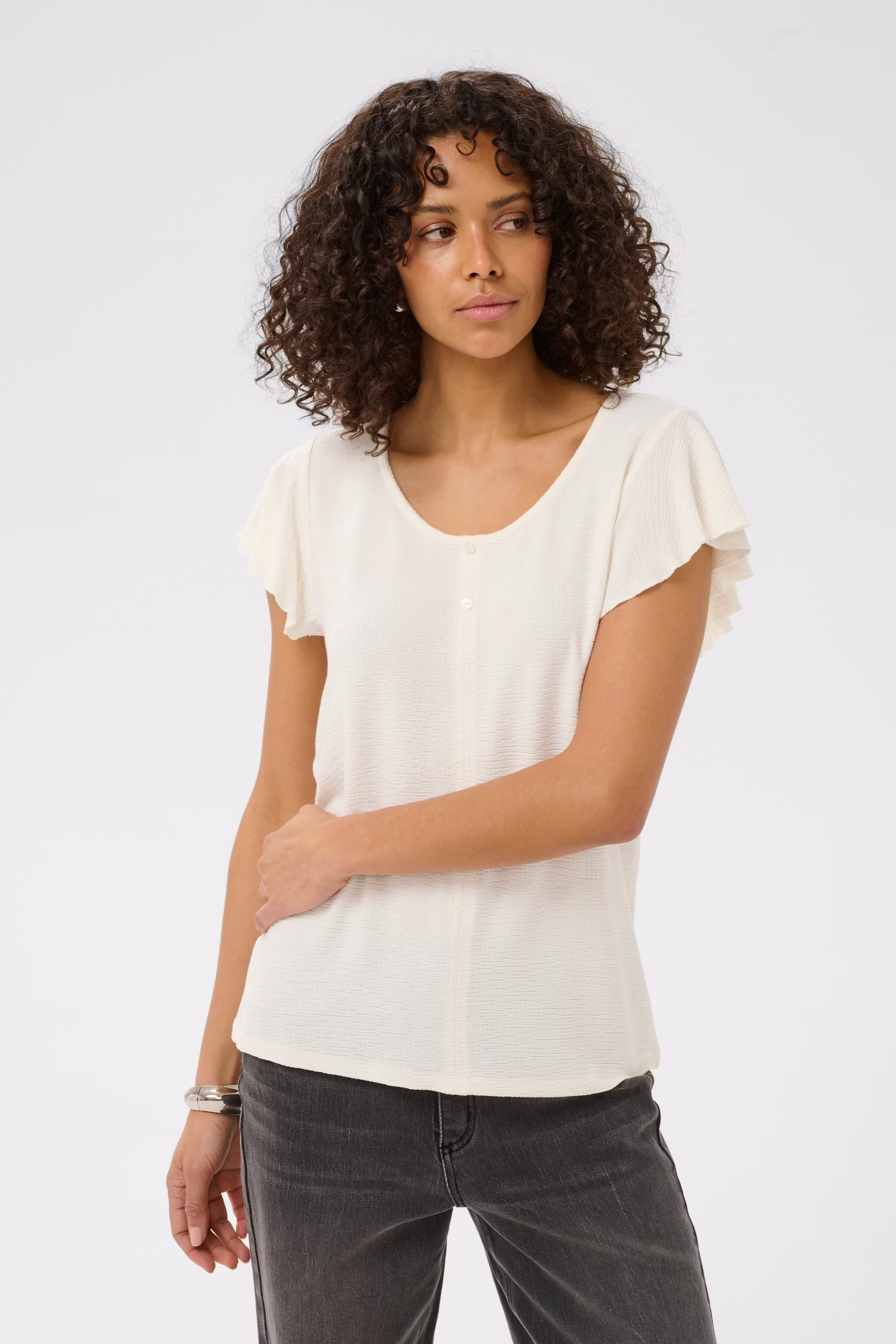 KAsille T-shirt LOOKBOOK FRONT 10512449-110602