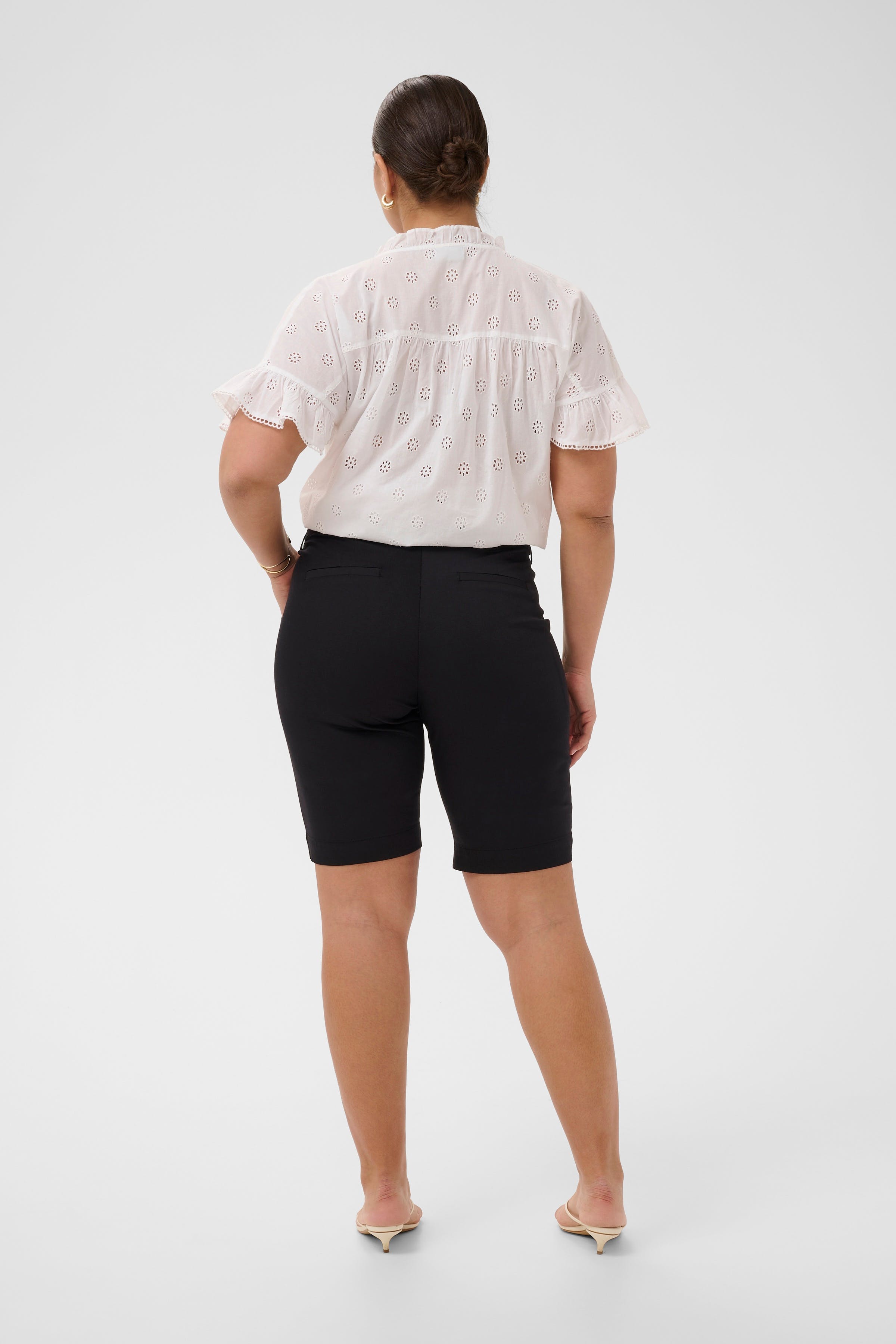 KCleana Shorts LOOKBOOK BACK 10583285-100121