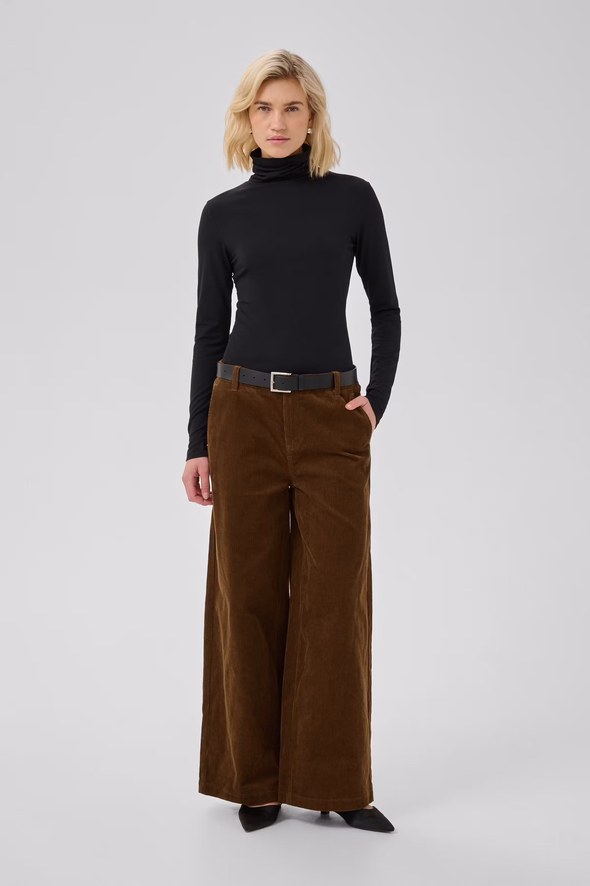 MWNora Byxor LOOKBOOK FRONT 10705730-181027