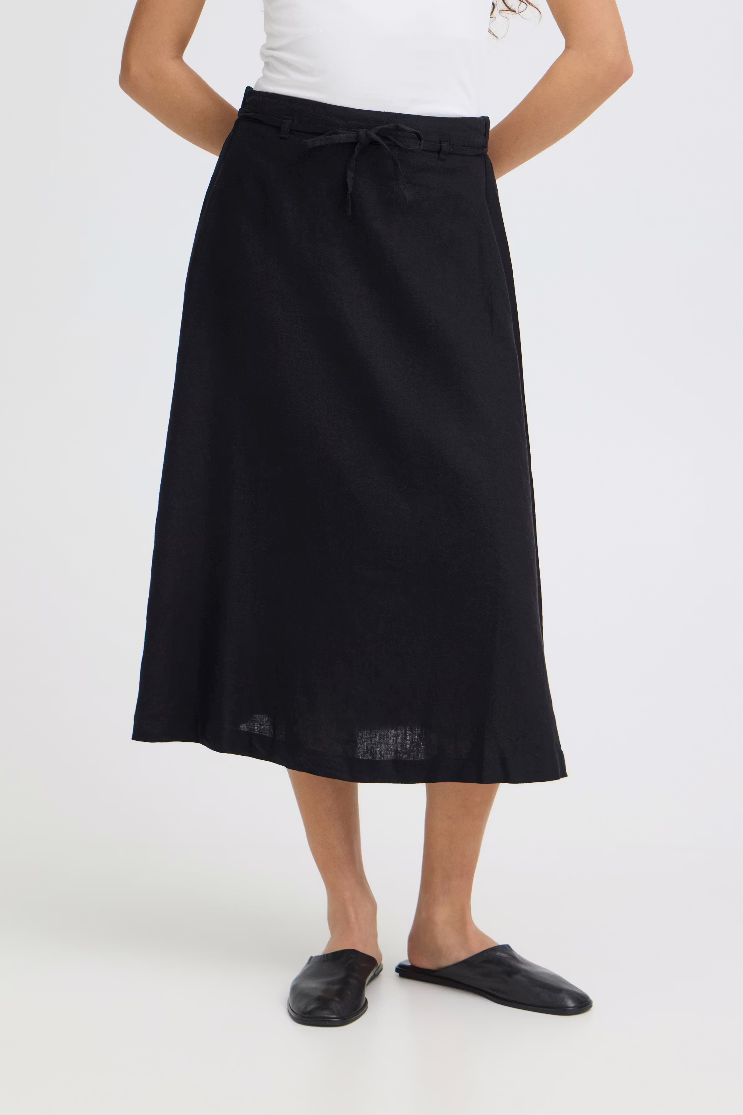 IHLINNO Skjørt LOOKBOOK FRONT 20125601-194008