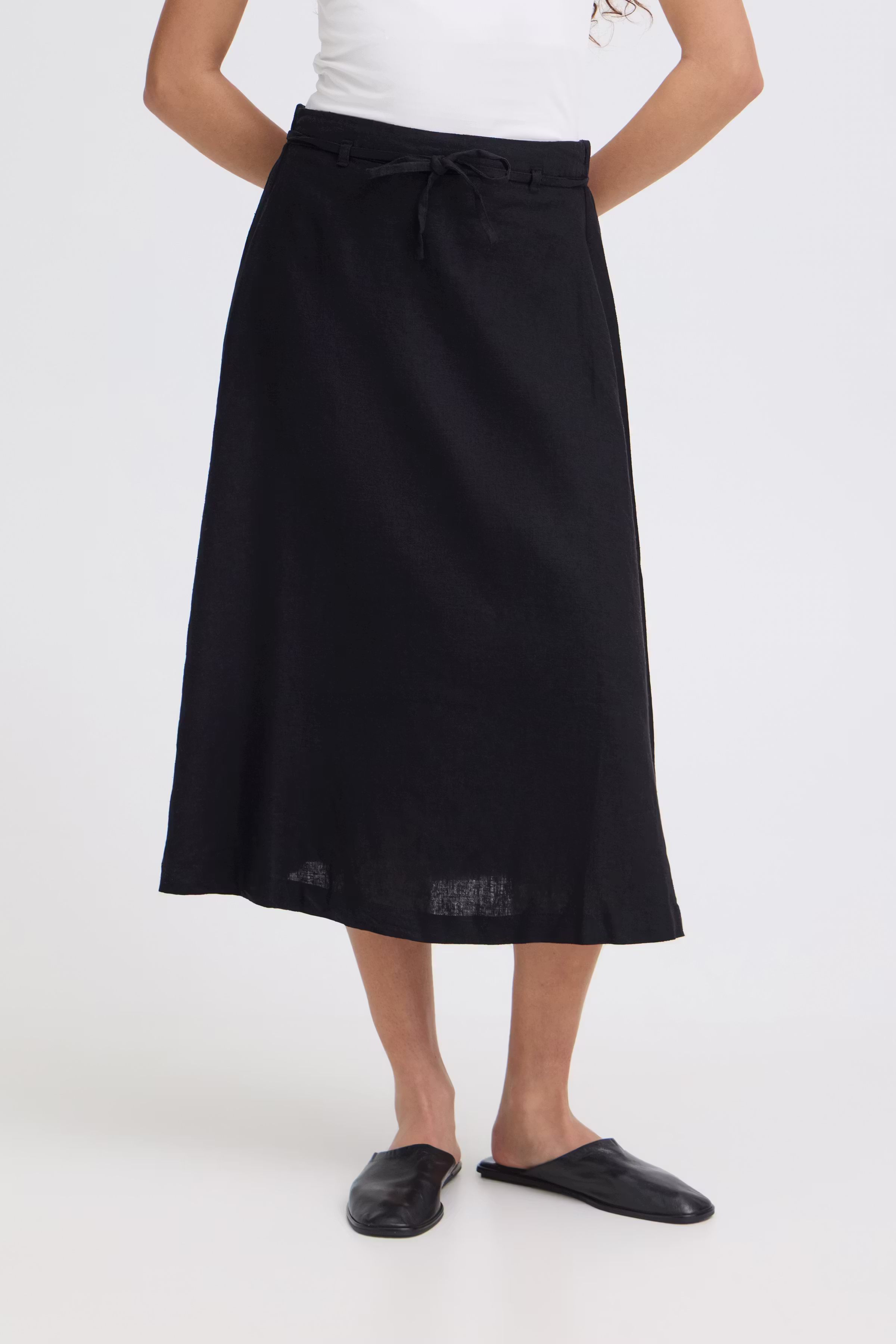 IHLINNO Skjørt LOOKBOOK FRONT 20125601-194008