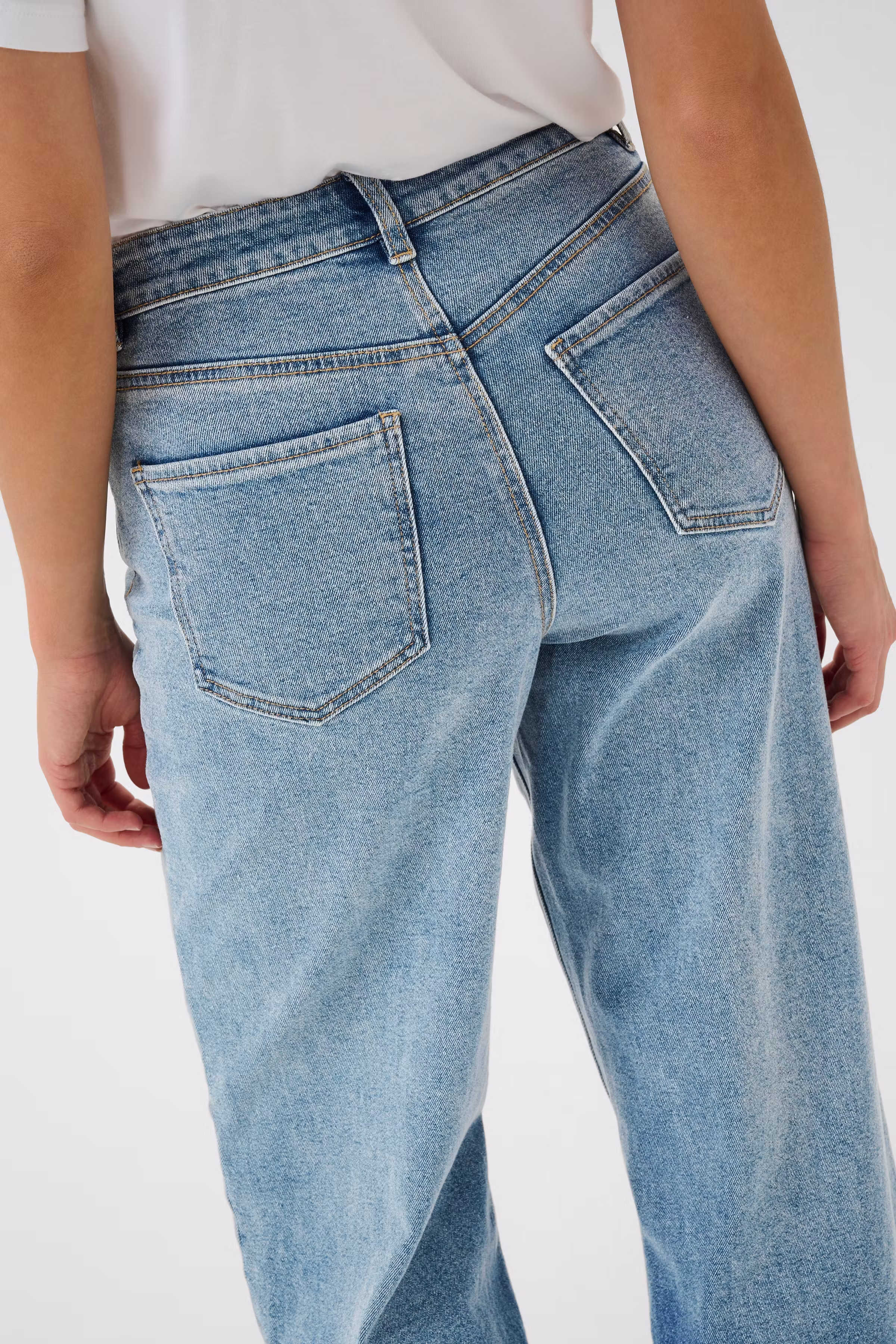 KAmiala Jeans LOOKBOOK DETAIL 10509935-107432