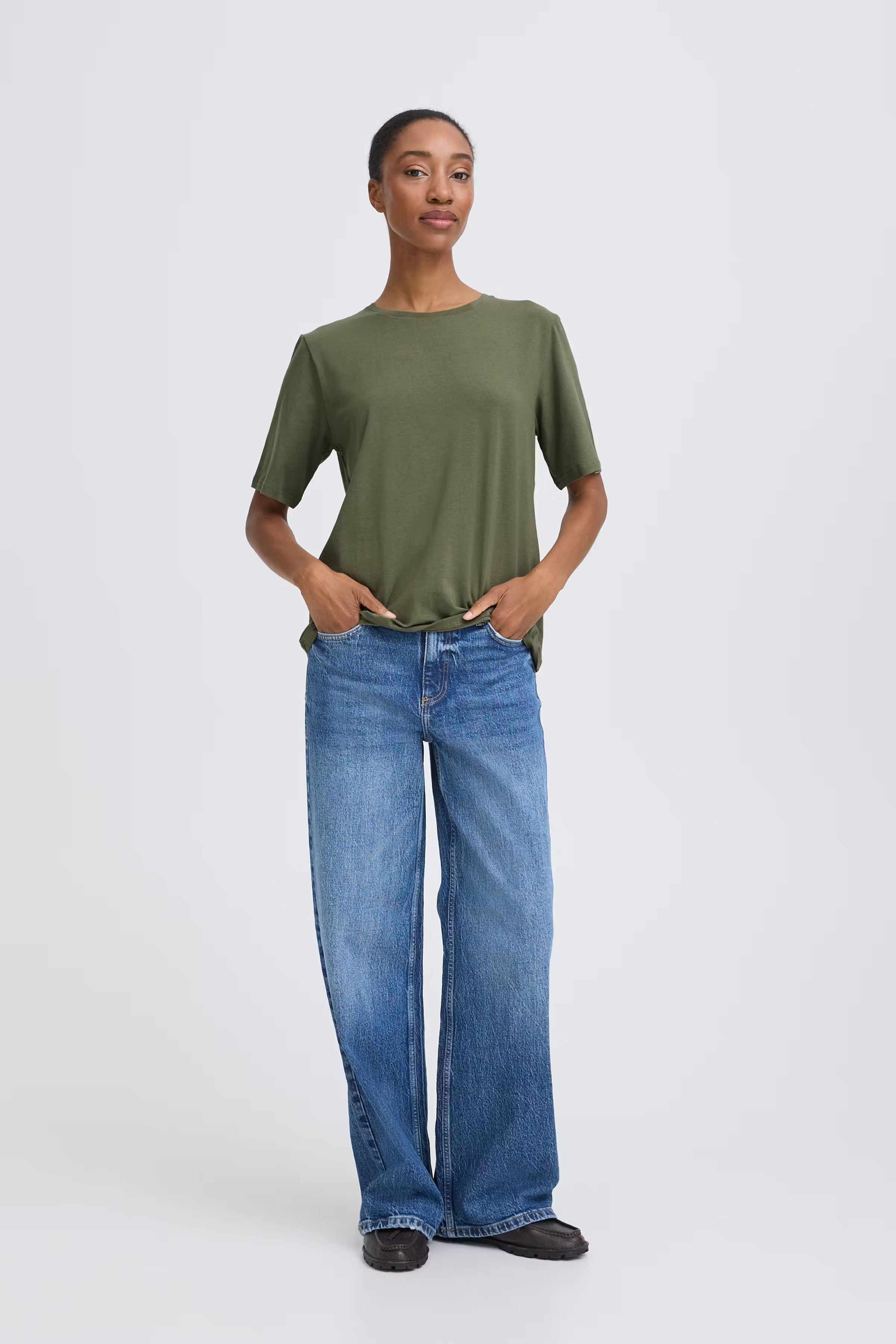 BYPAMILA T-shirt LOOKBOOK FRONT 20813611-180420