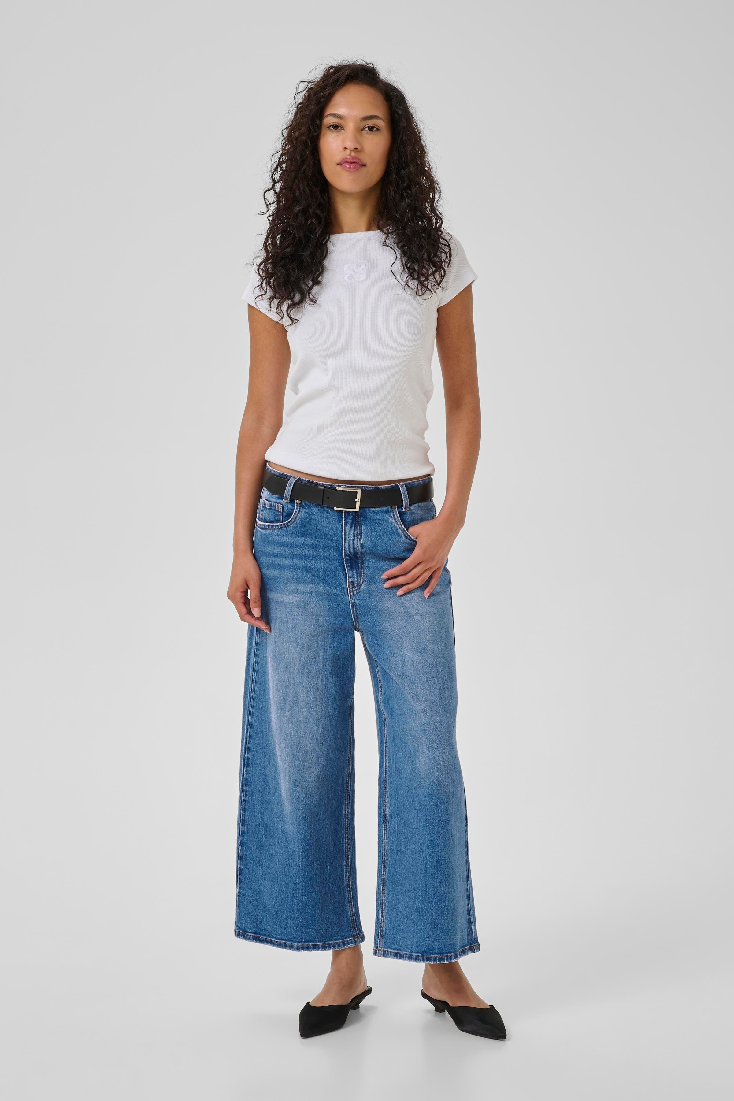 MWAlma X-Wide Jeans LOOKBOOK FRONT 10705258-100053