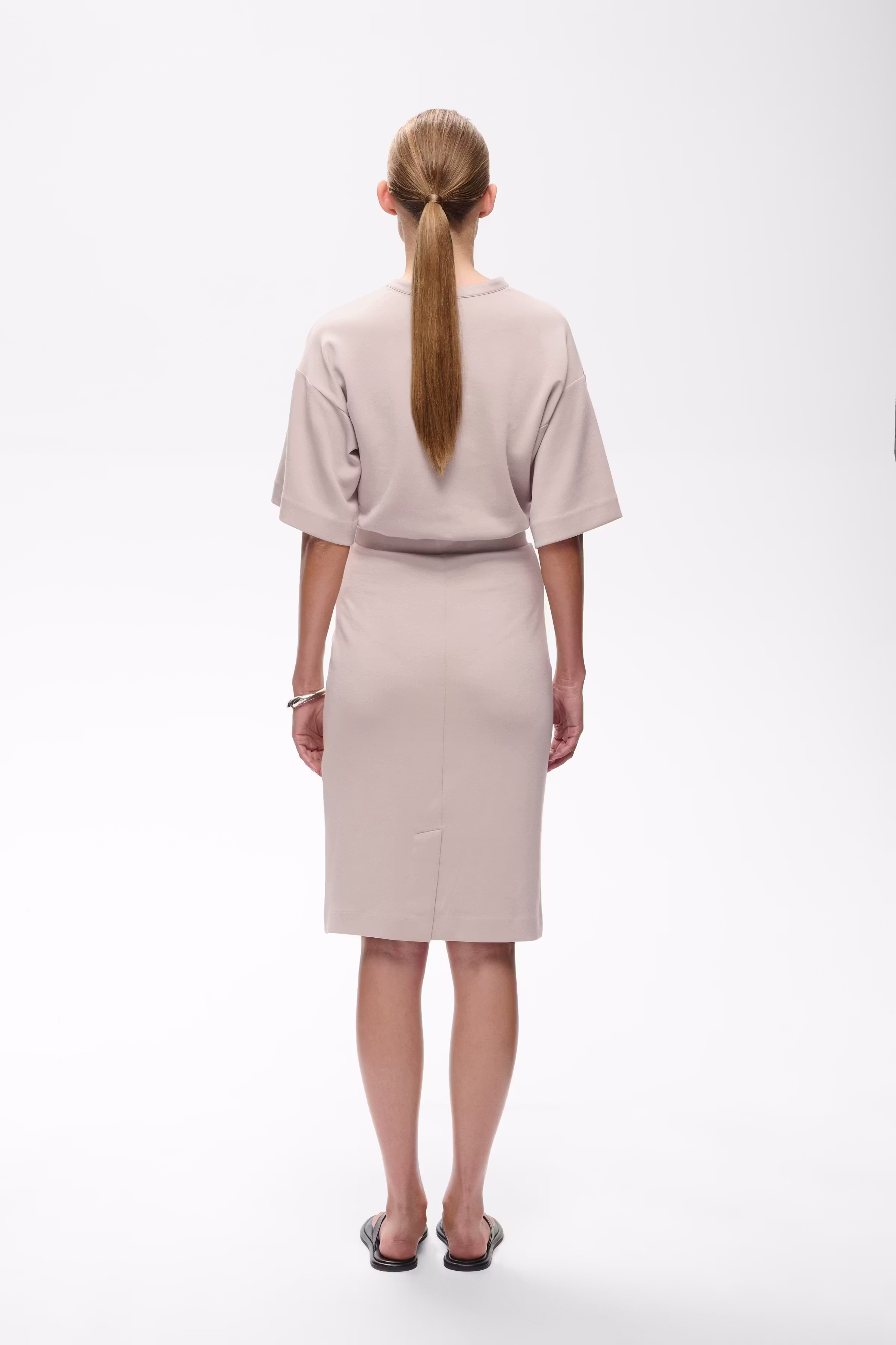 SubinaIW Vincent Kjole LOOKBOOK BACK 30110495-151506