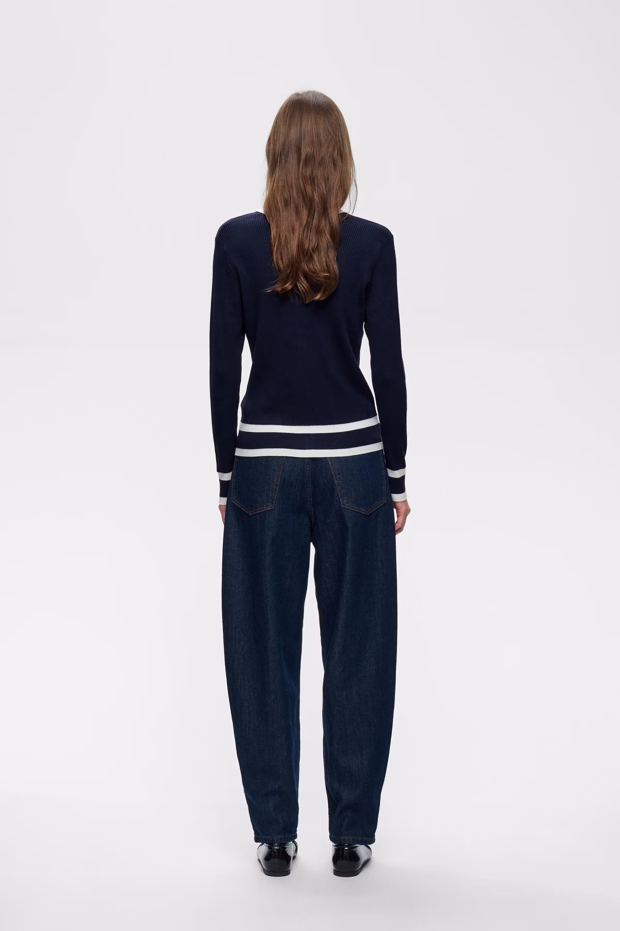 LeenahIW Cardigan LOOKBOOK BACK 30110673-302665